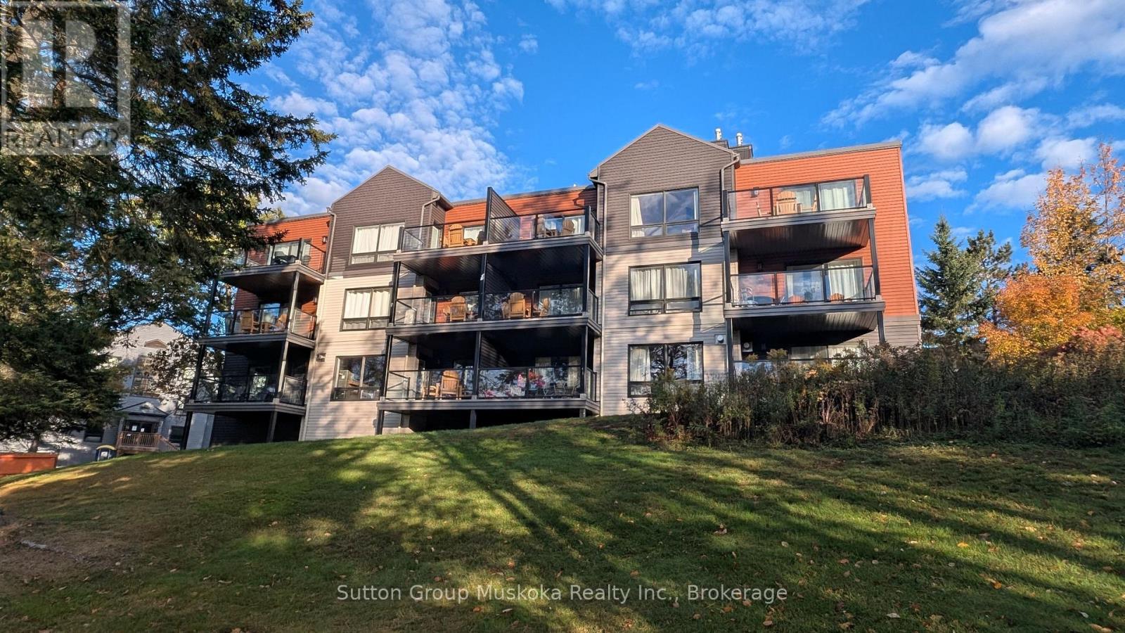 52-205 Deerhurst Drive Property Photo 1