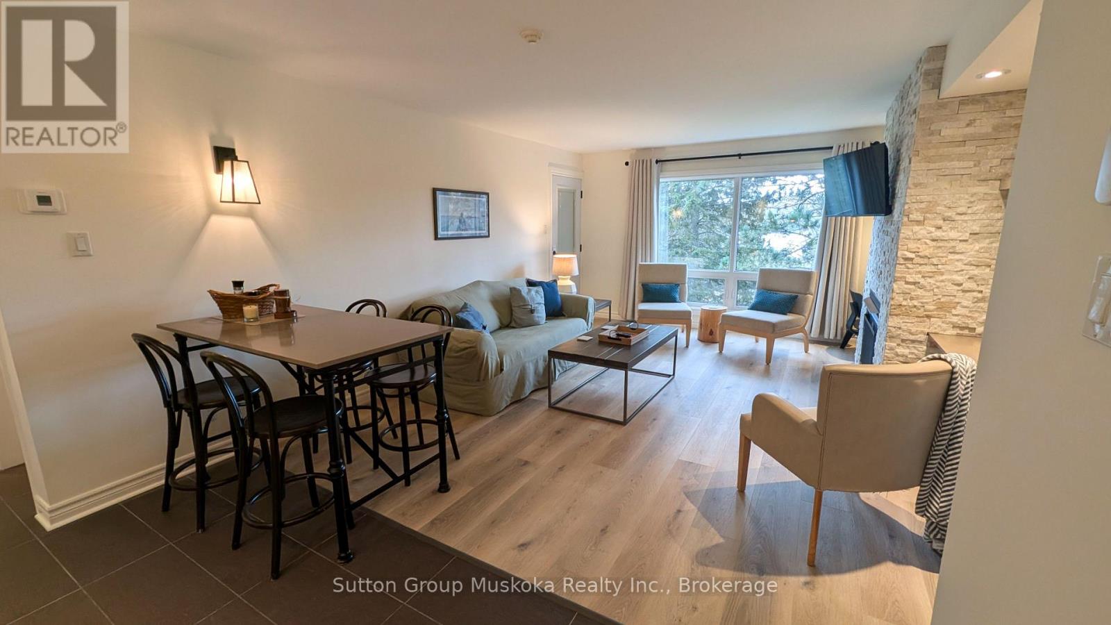 52-205 Deerhurst Drive Property Photo 1