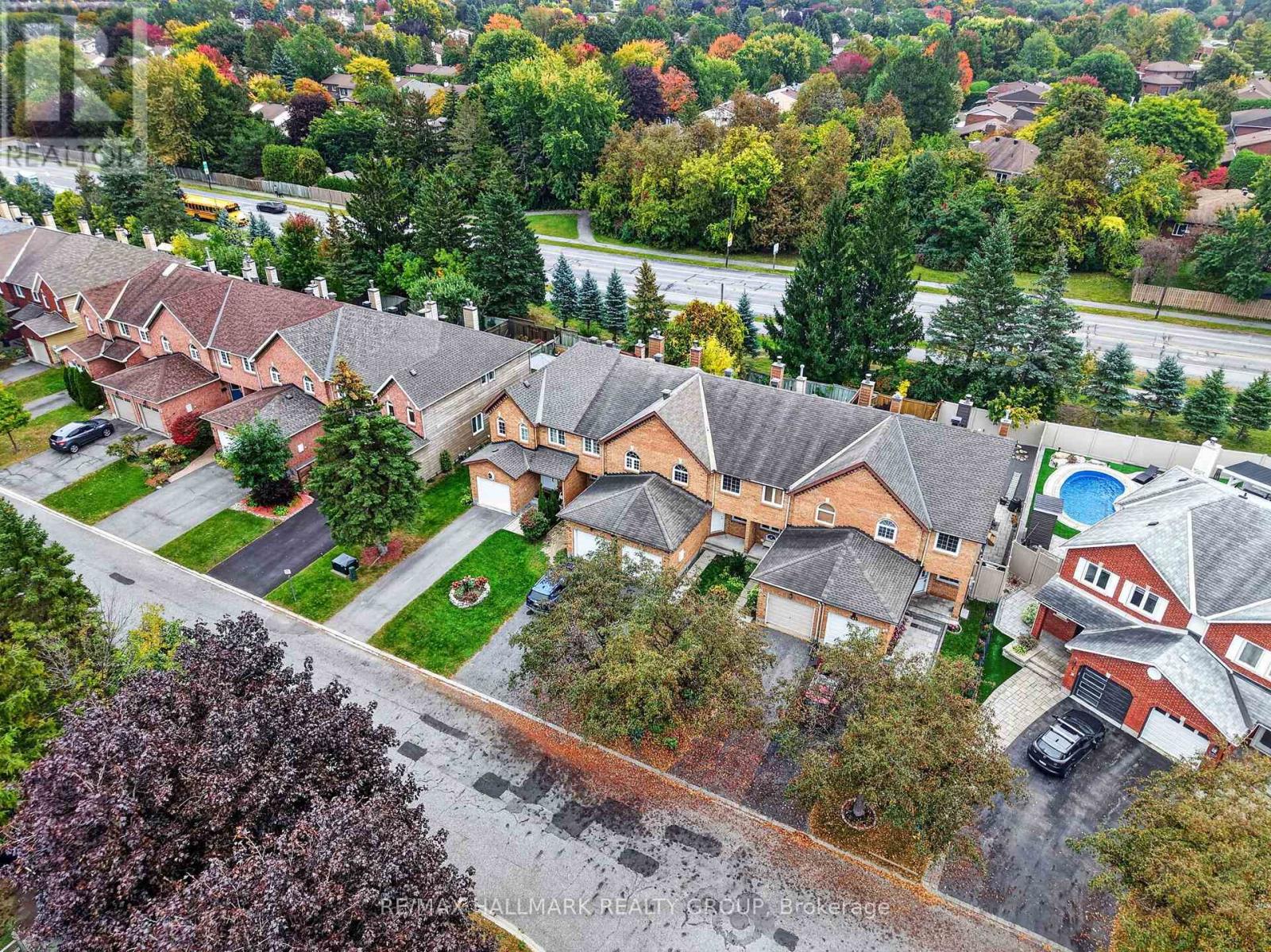 49 Robarts Crescent Property Photo 2
