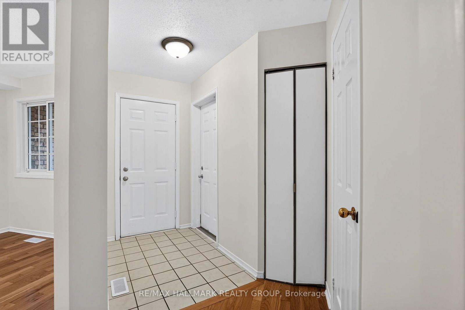 49 Robarts Crescent Property Photo 4