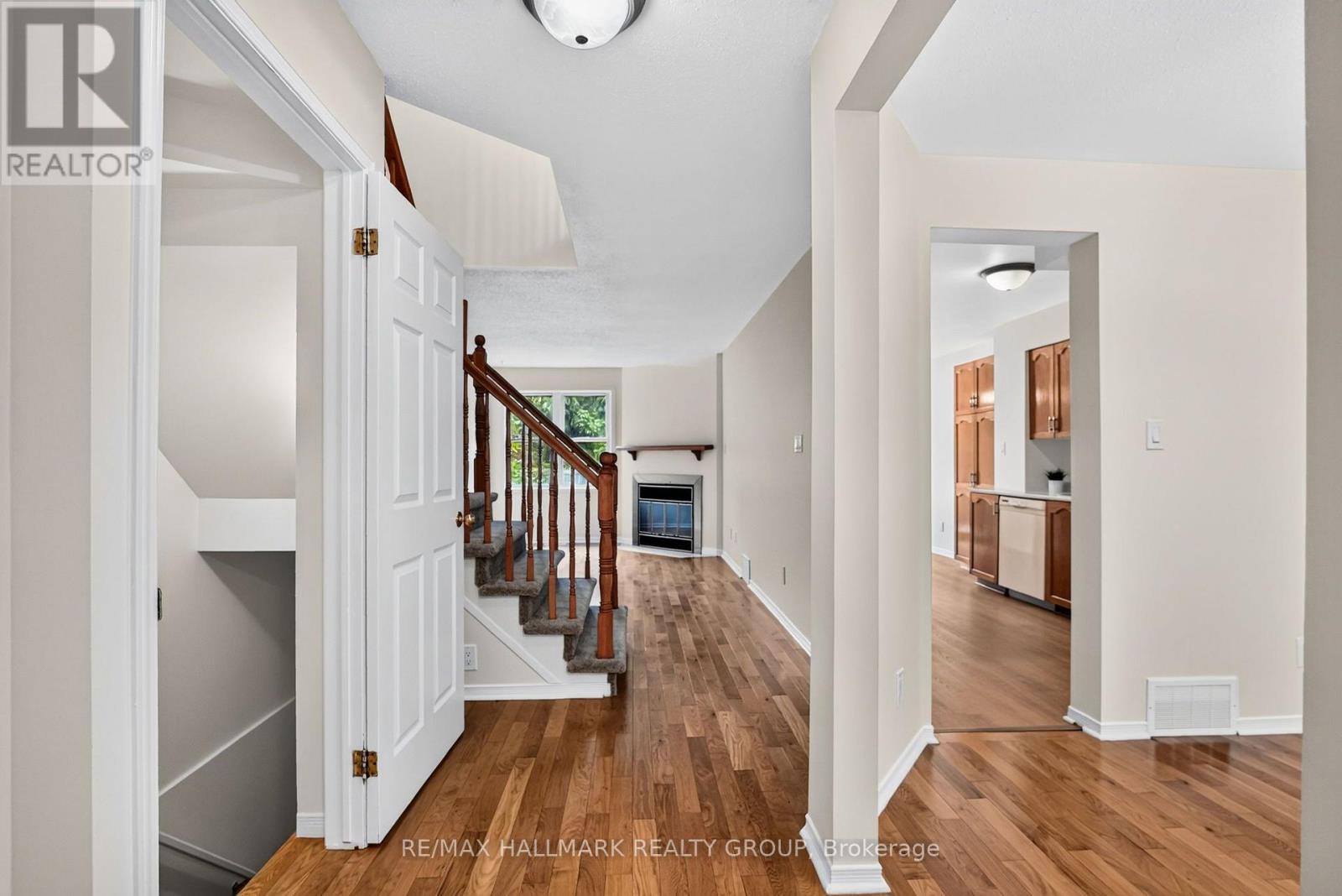 49 Robarts Crescent Property Photo 6