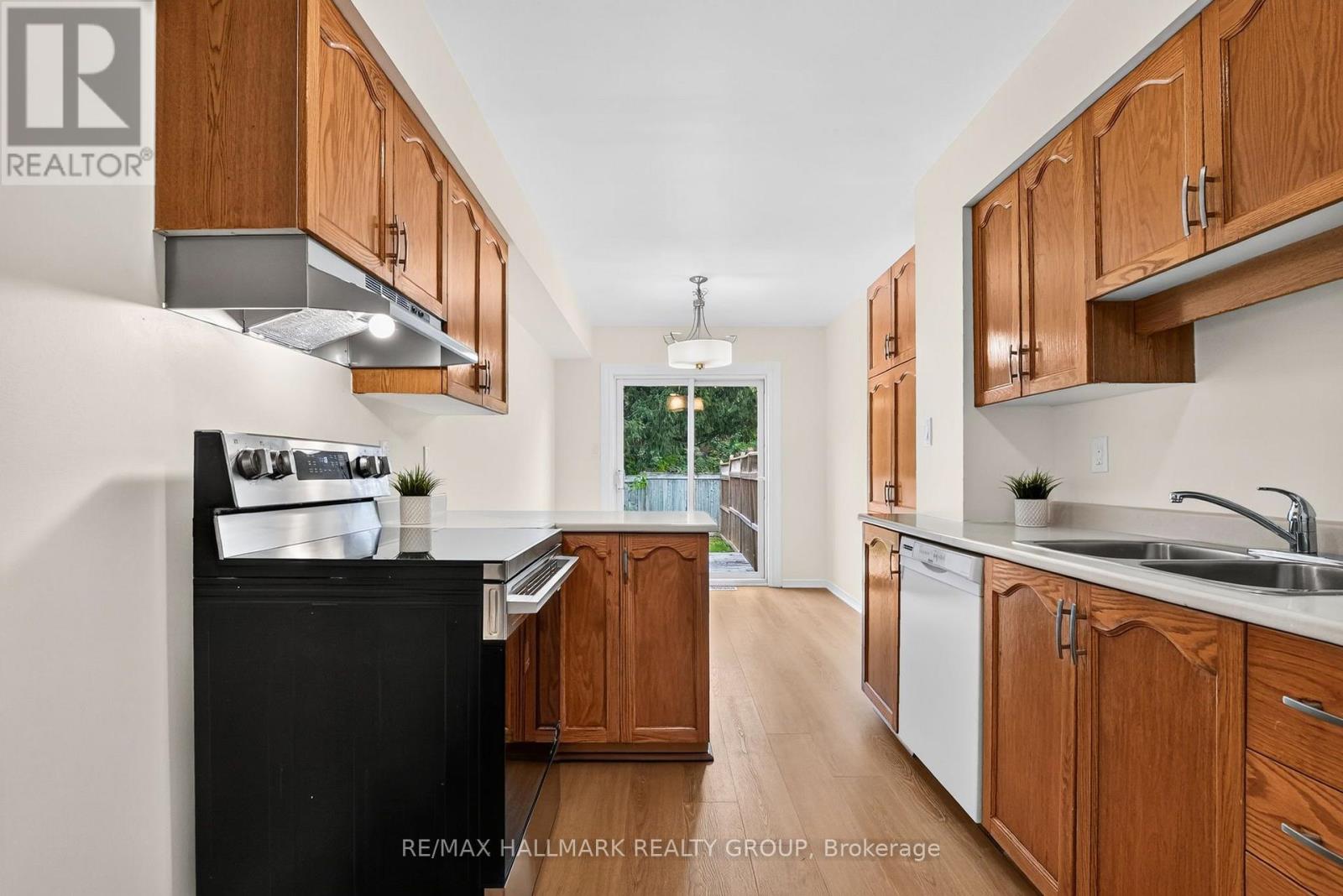 49 Robarts Crescent Property Photo 10