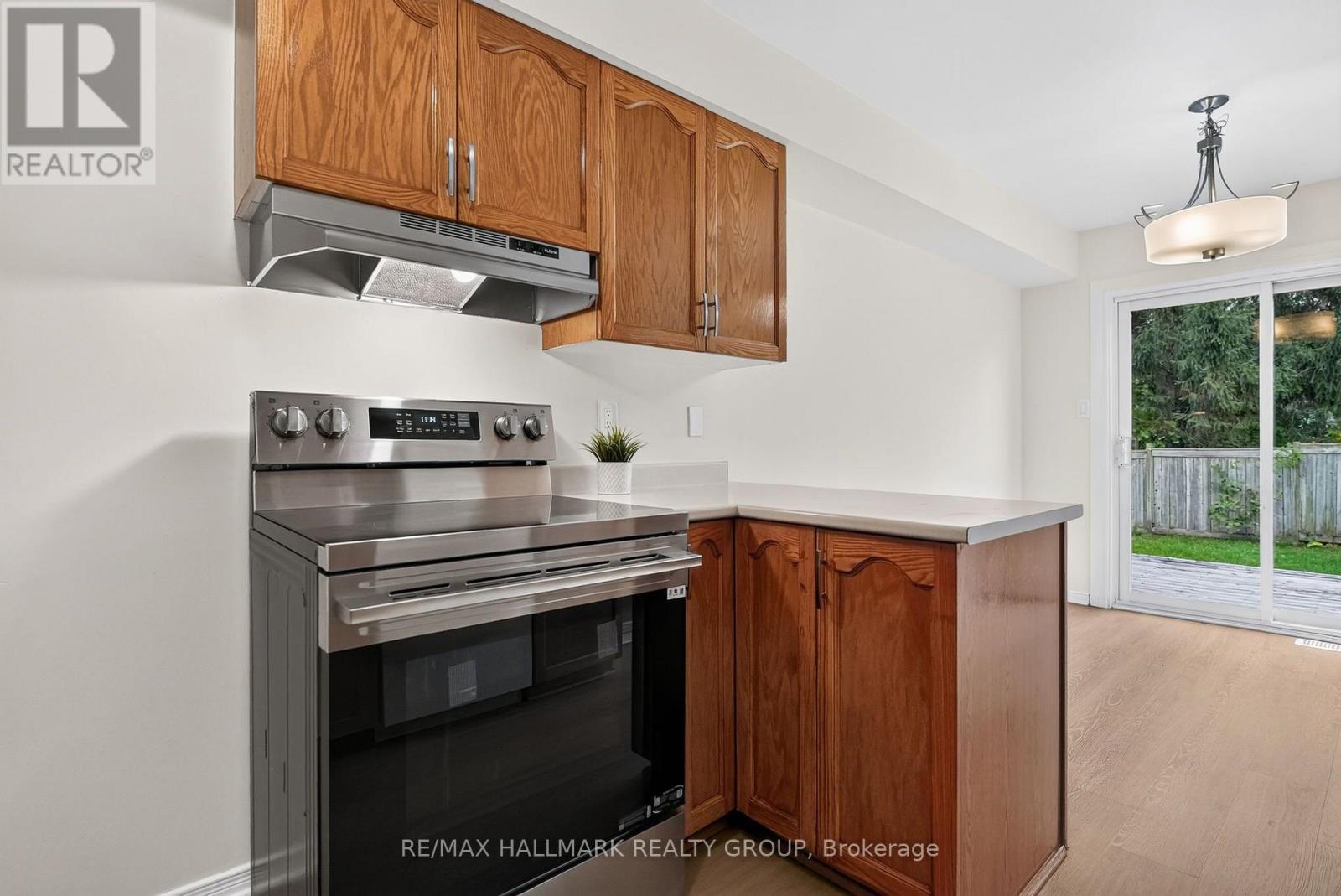 49 Robarts Crescent Property Photo 13