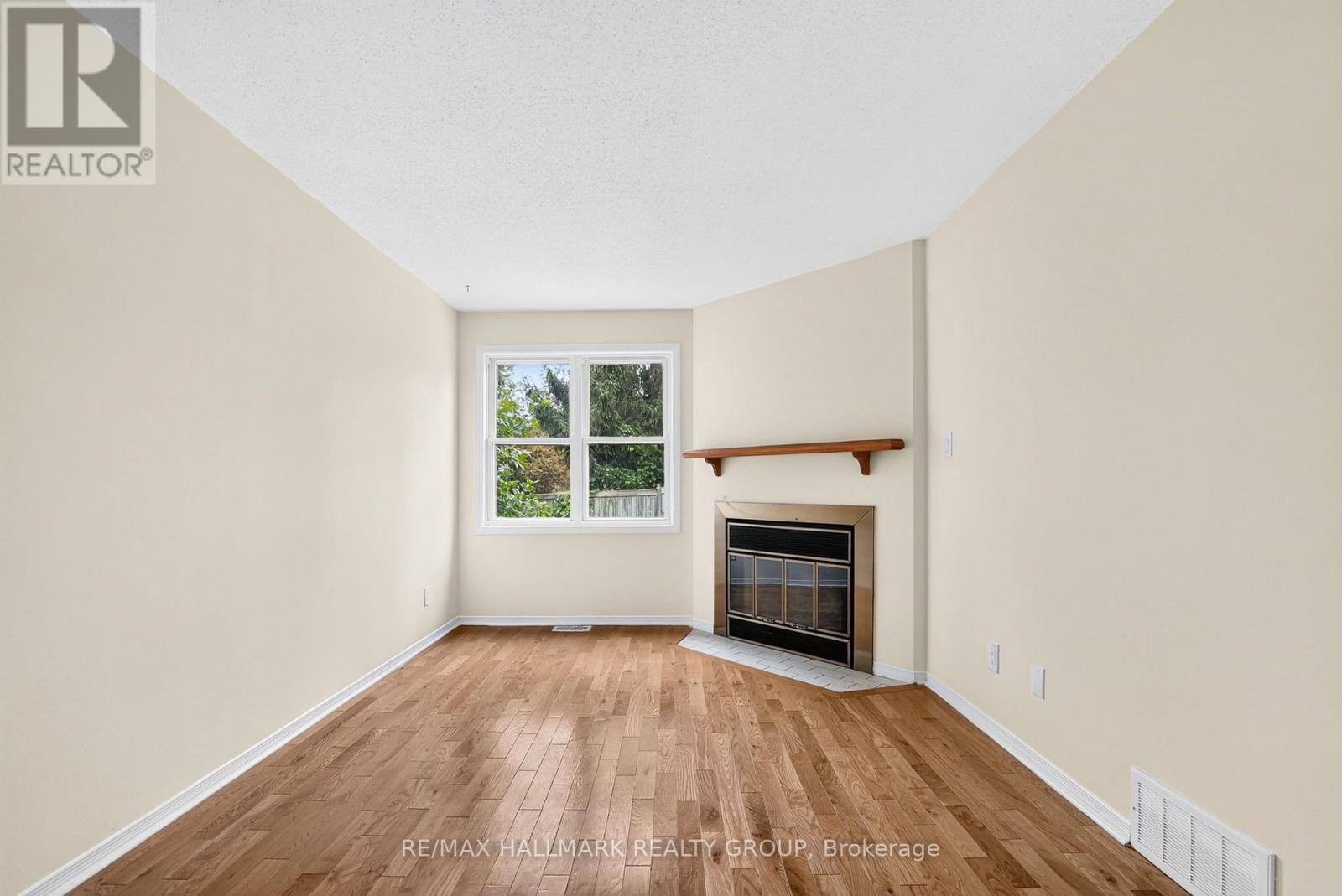 49 Robarts Crescent Property Photo 17