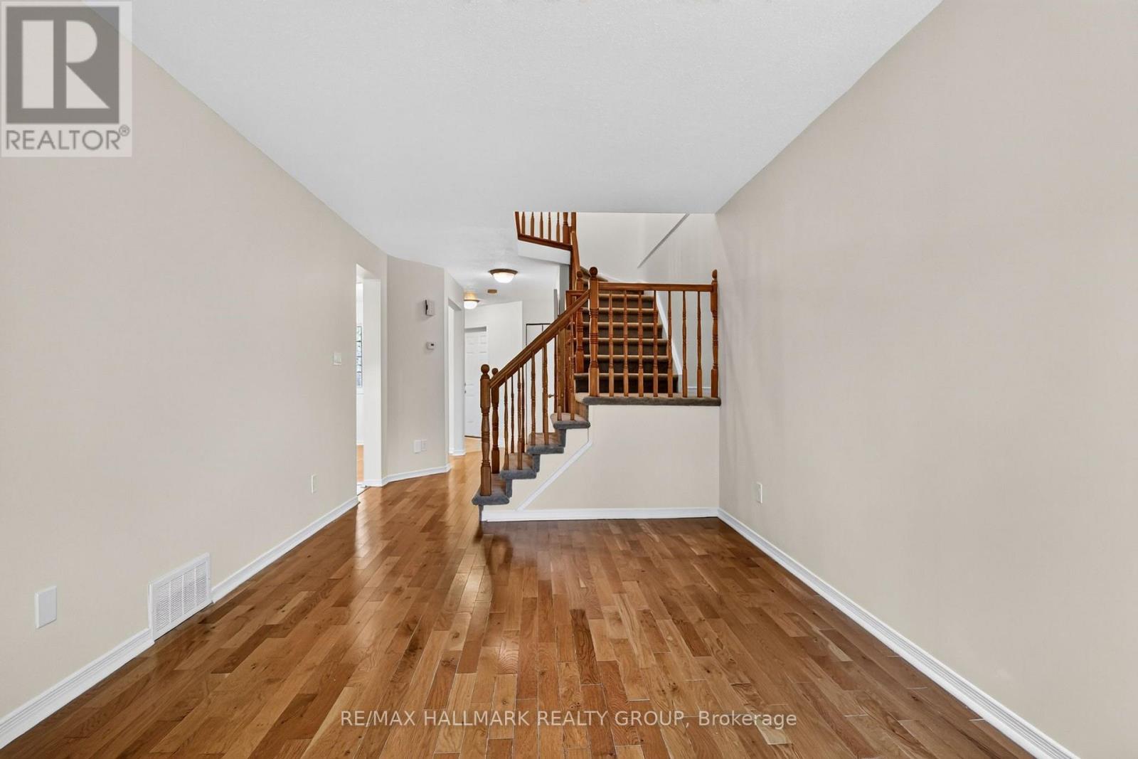 49 Robarts Crescent Property Photo 18