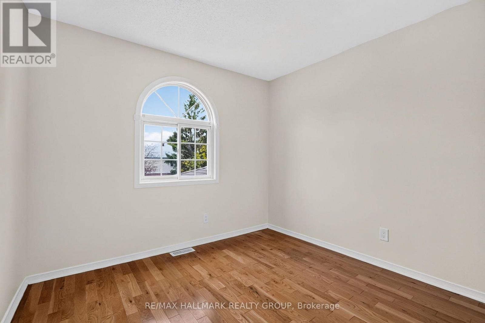 49 Robarts Crescent Property Photo 21