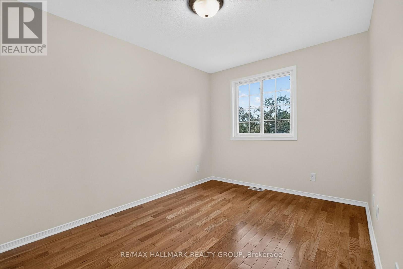 49 Robarts Crescent Property Photo 24