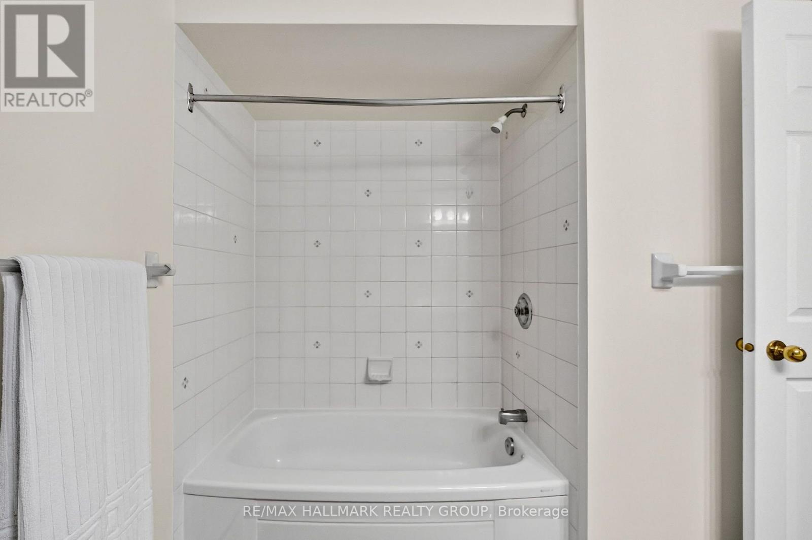 49 Robarts Crescent Property Photo 26
