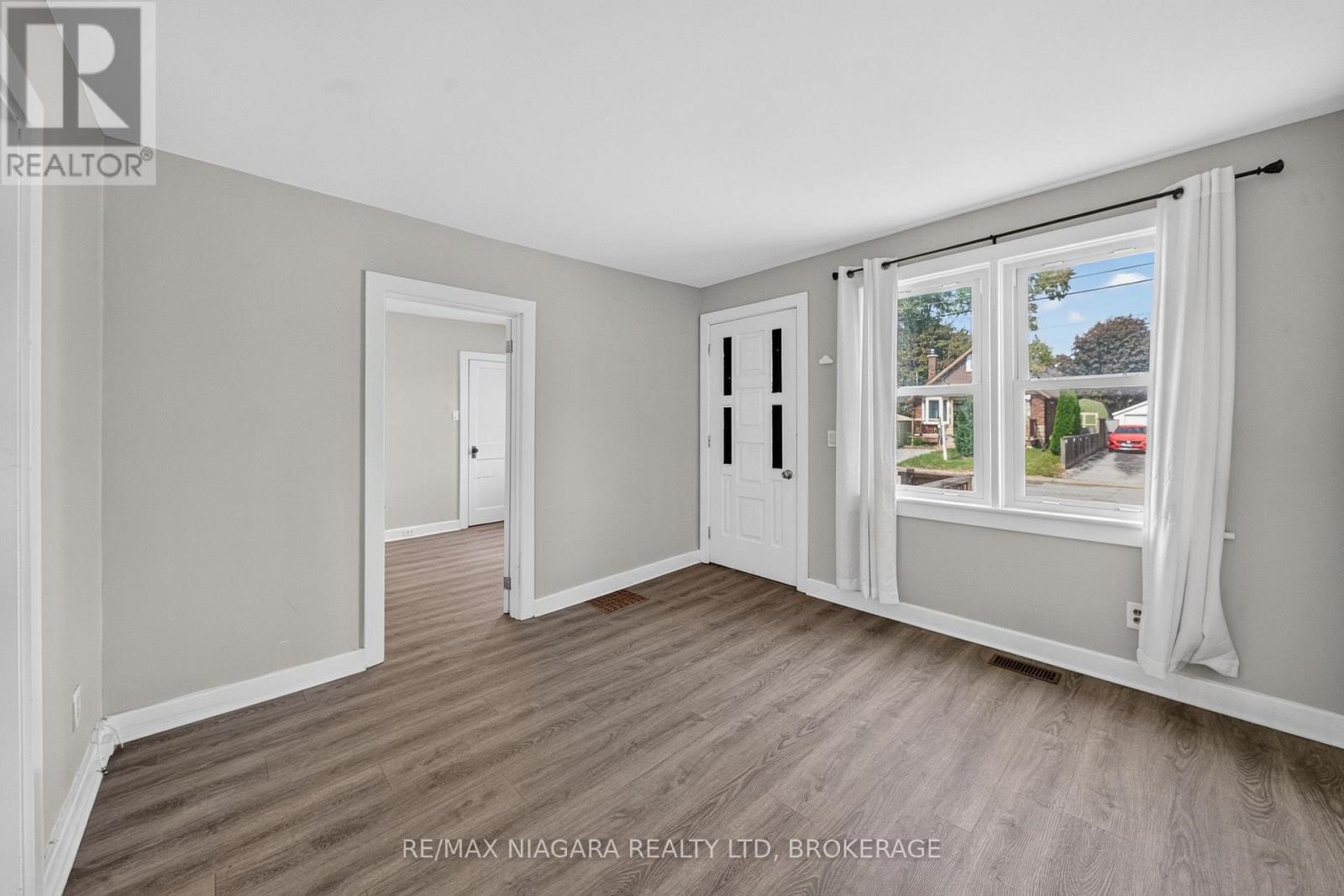 6520 Barker Street Property Photo 7