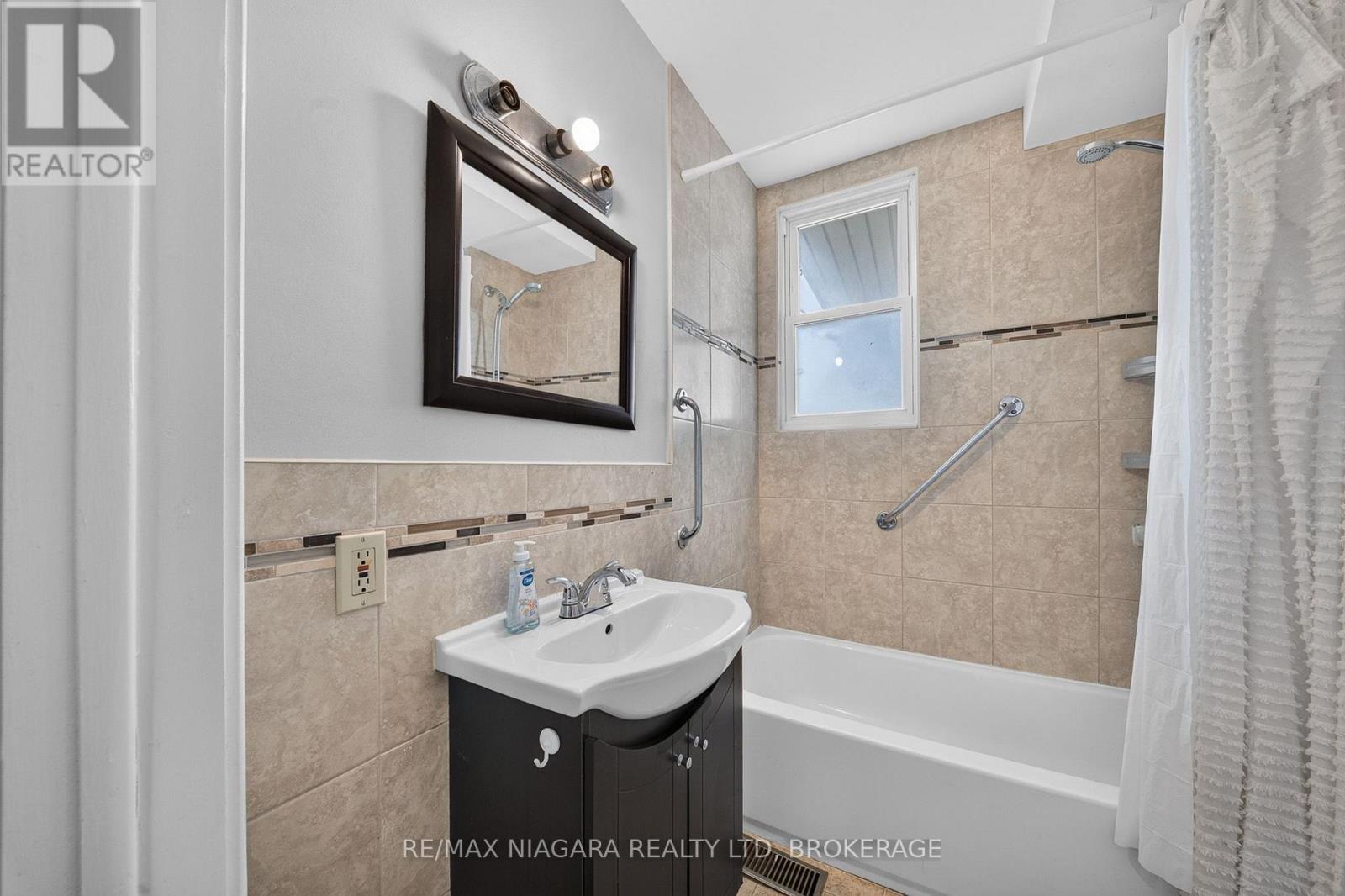 6520 Barker Street Property Photo 20