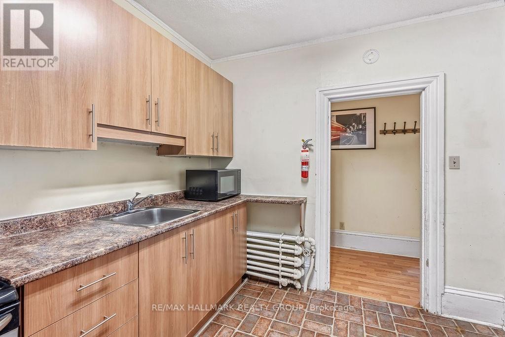 2 - 155 Stewart Street Property Photo 9