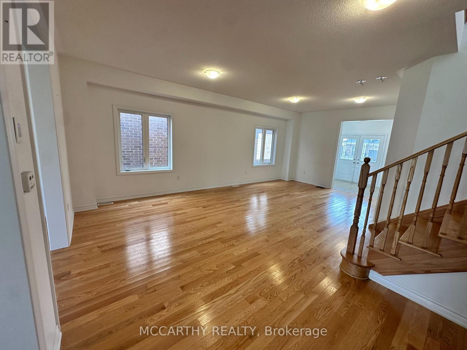 324 Moody Street Property Photo 4