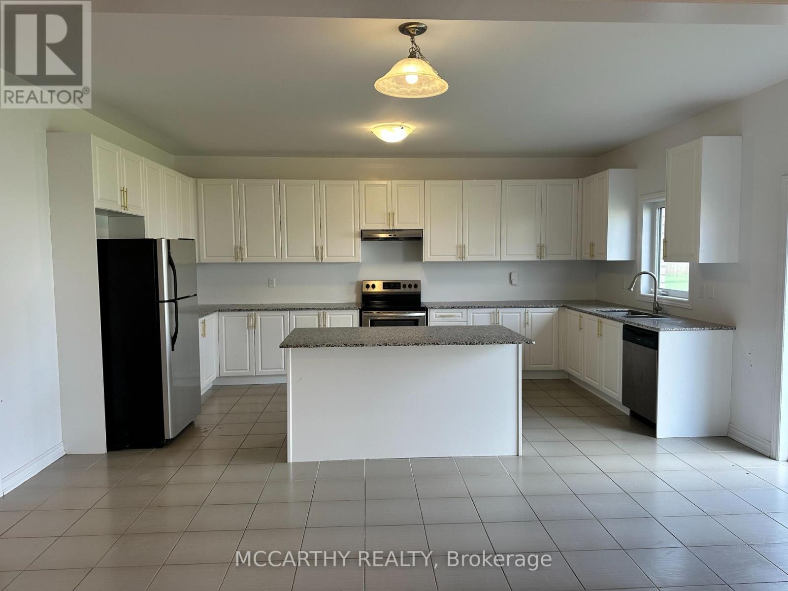 324 Moody Street Property Photo 7