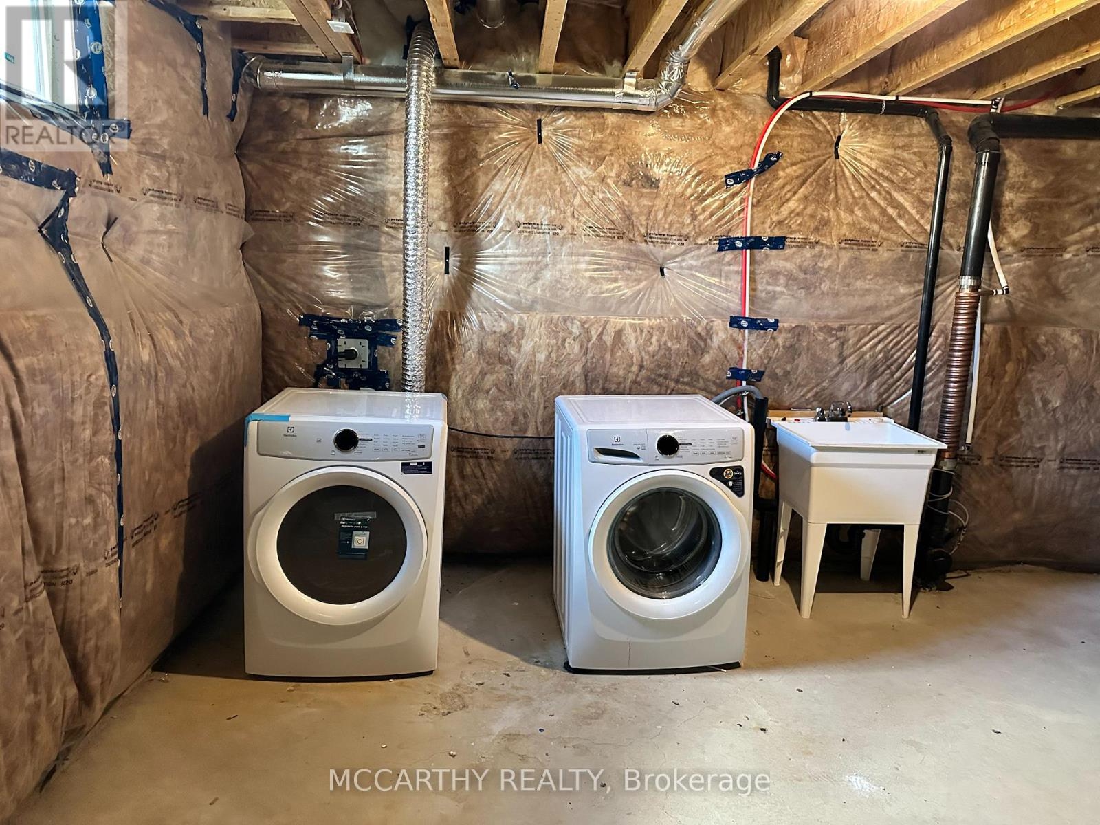 324 Moody Street Property Photo 24