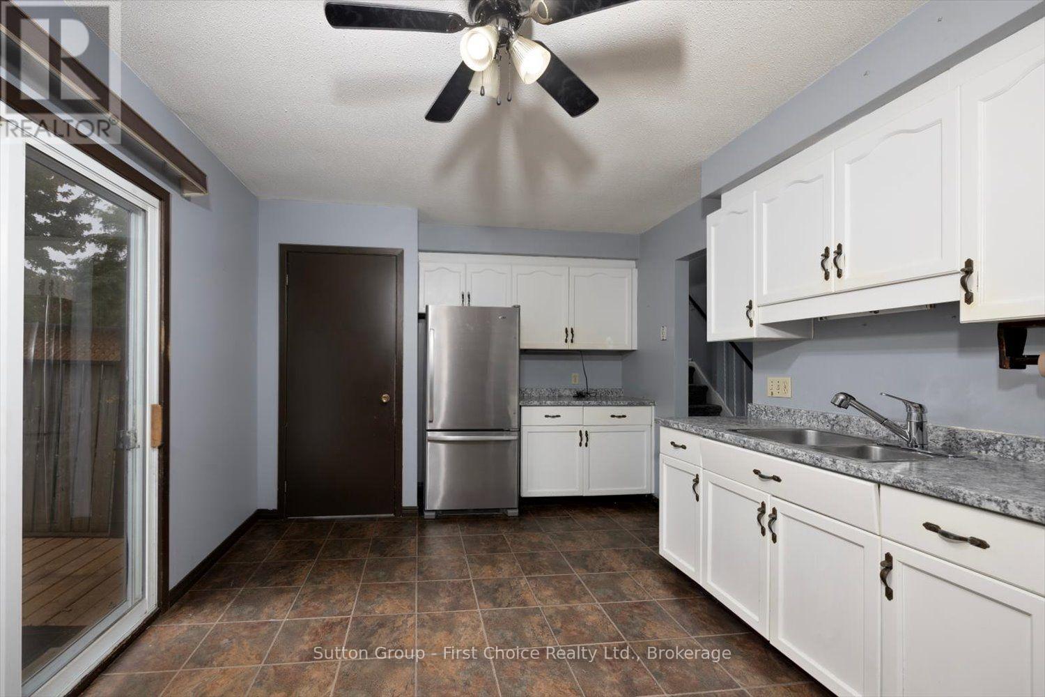 8 Sargint Street Property Photo 6