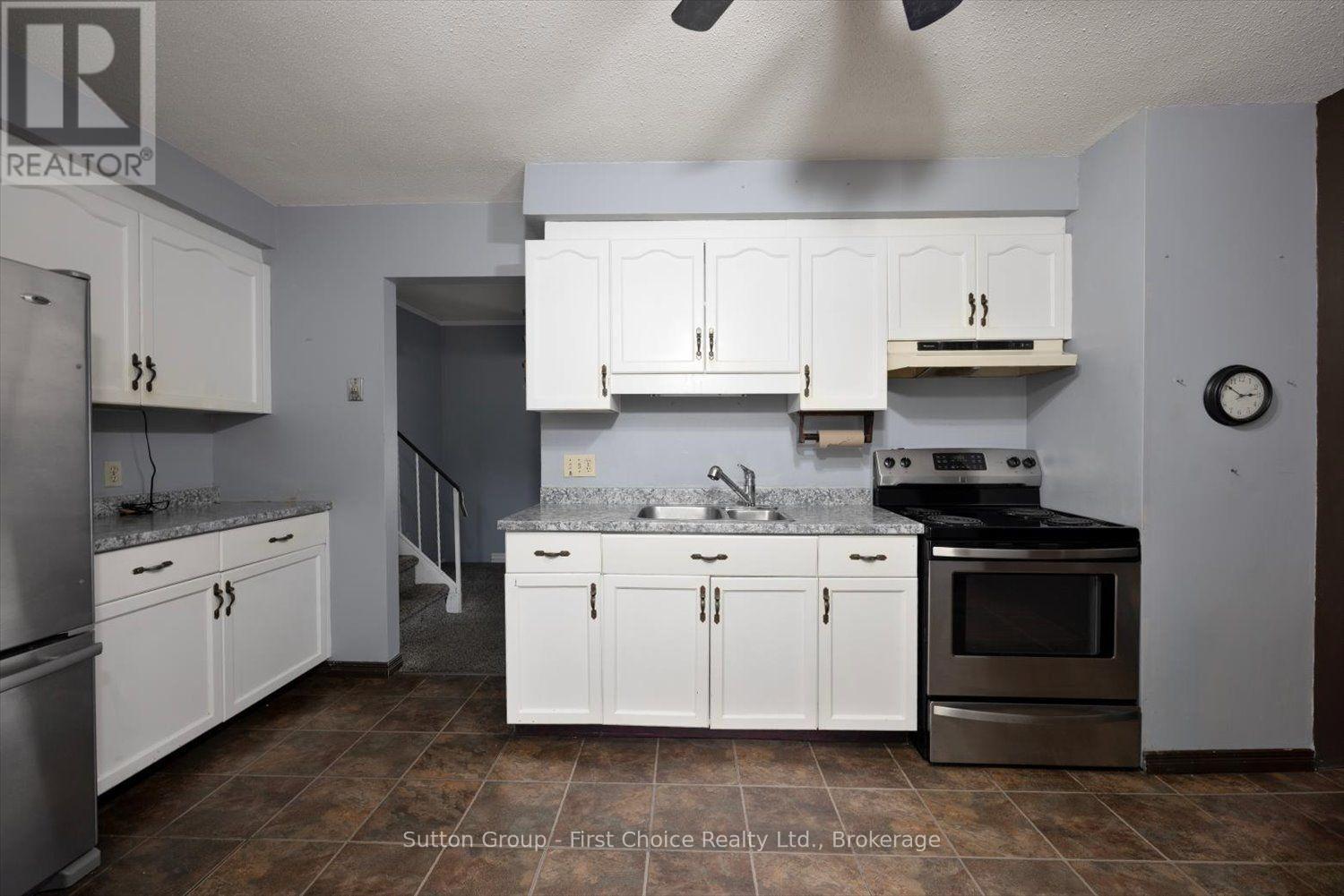 8 Sargint Street Property Photo 8