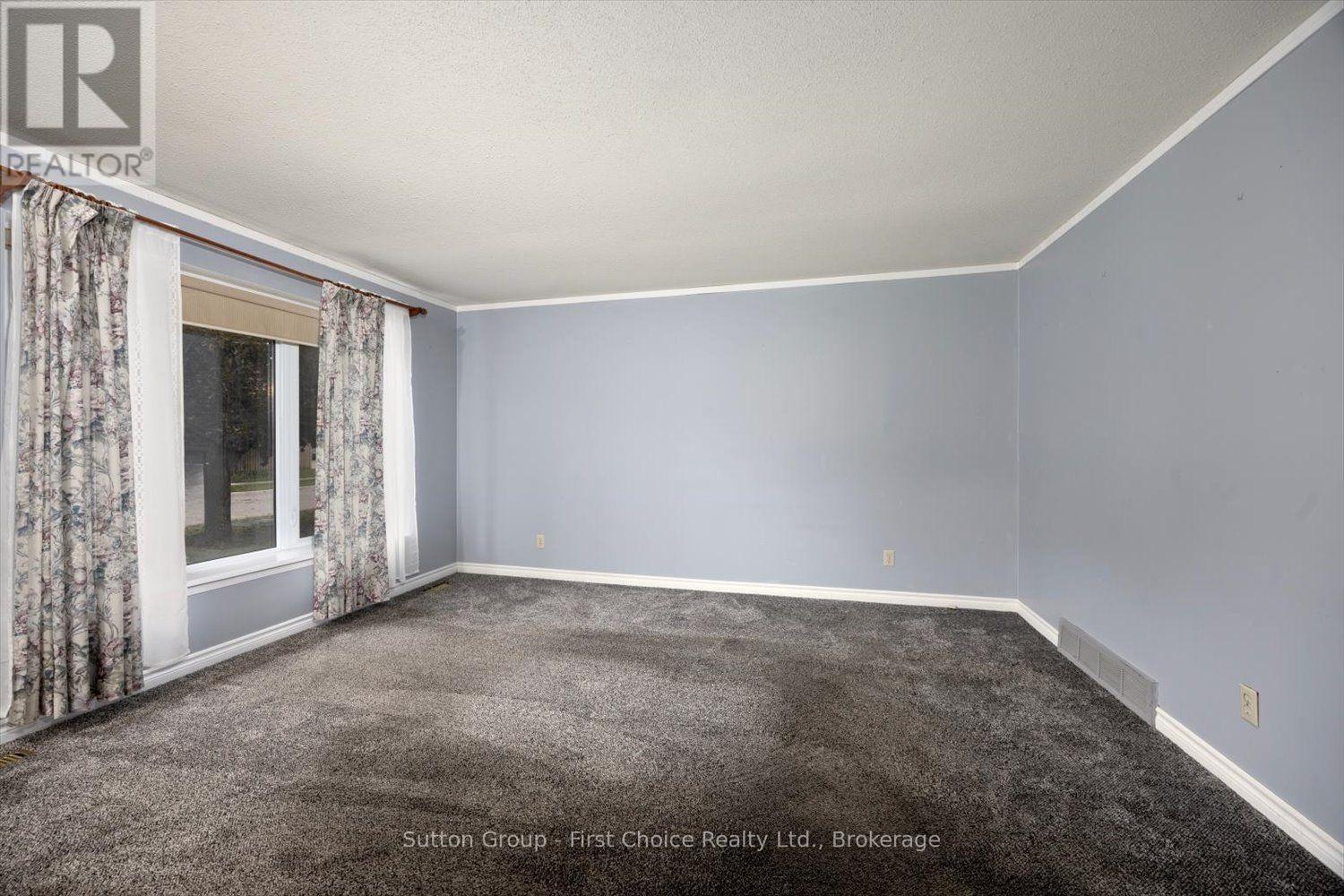 8 Sargint Street Property Photo 10