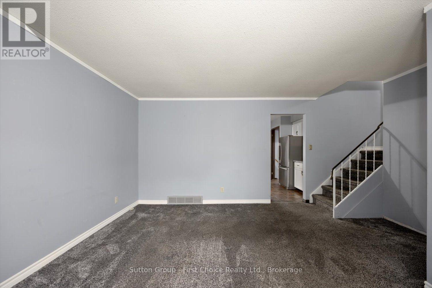 8 Sargint Street Property Photo 11