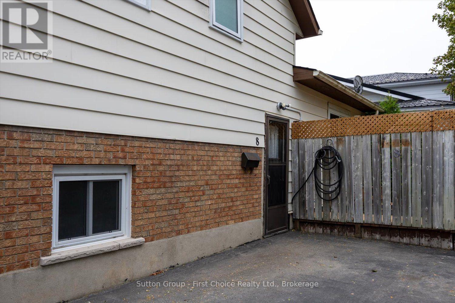 8 Sargint Street Property Photo 27