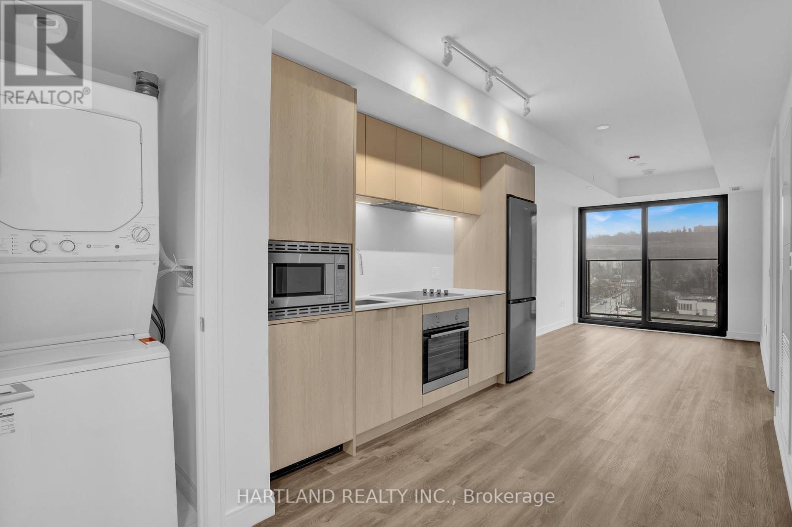 928 - 1 Jarvis Street Property Photo 2