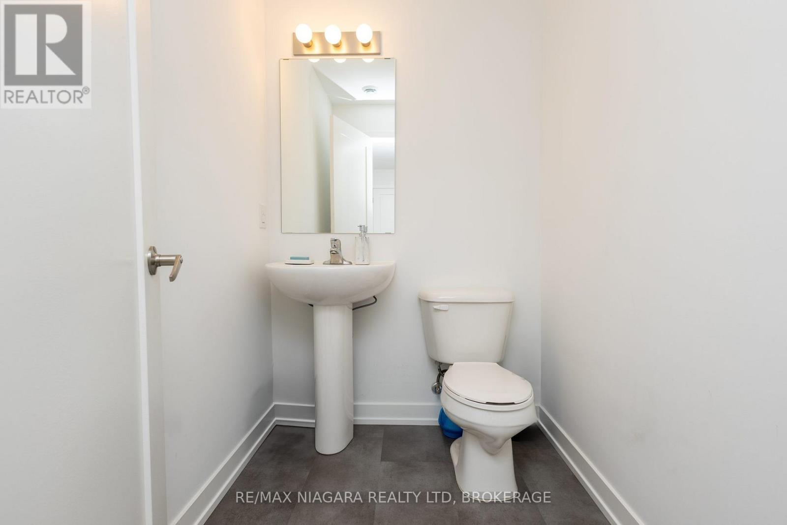 4263 Fourth Avenue Property Photo 15