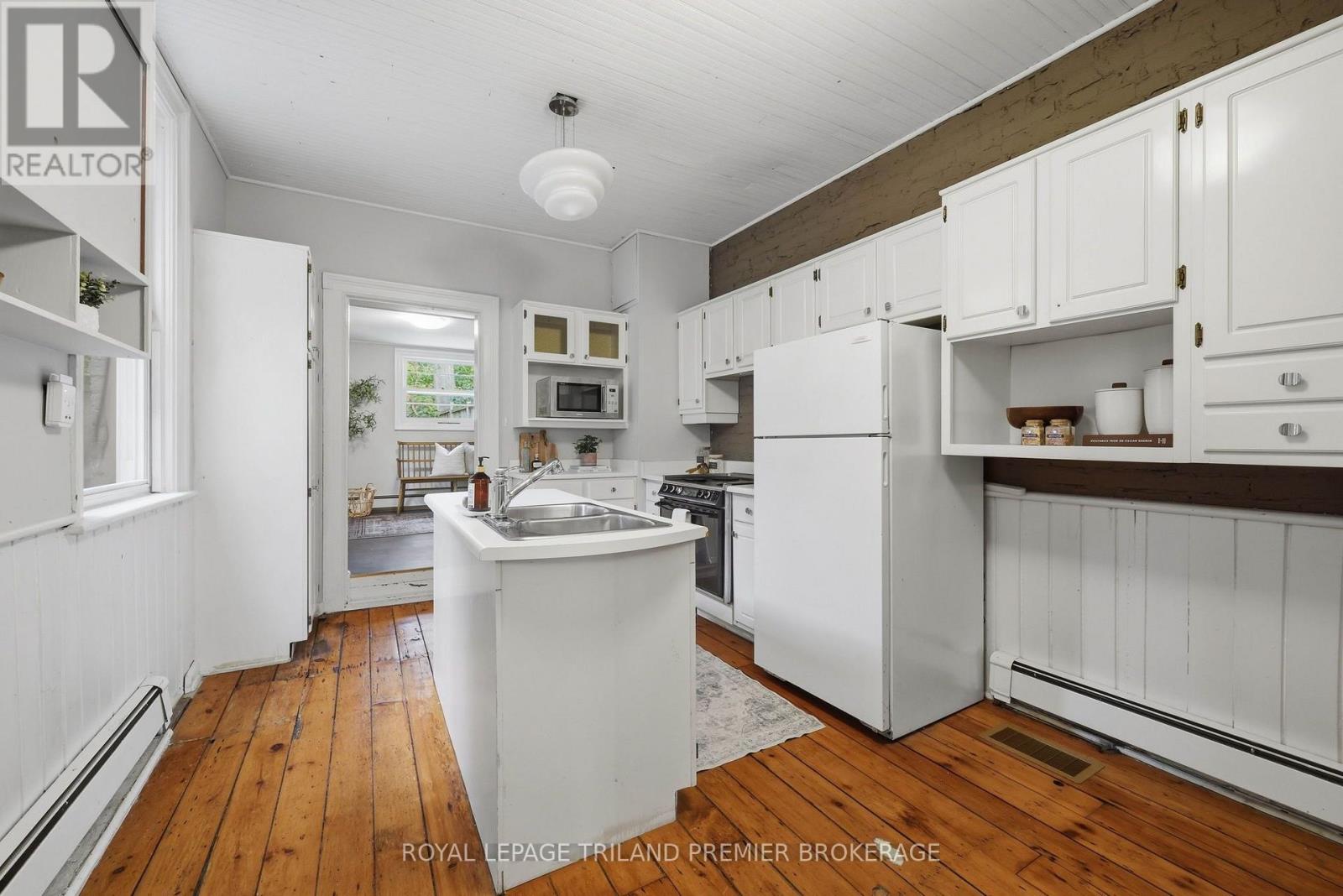 28 Stanley Street Property Photo 16