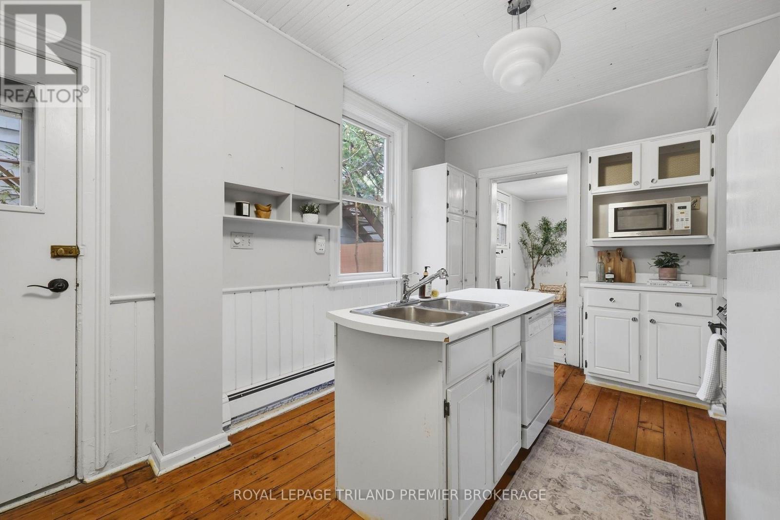 28 Stanley Street Property Photo 17