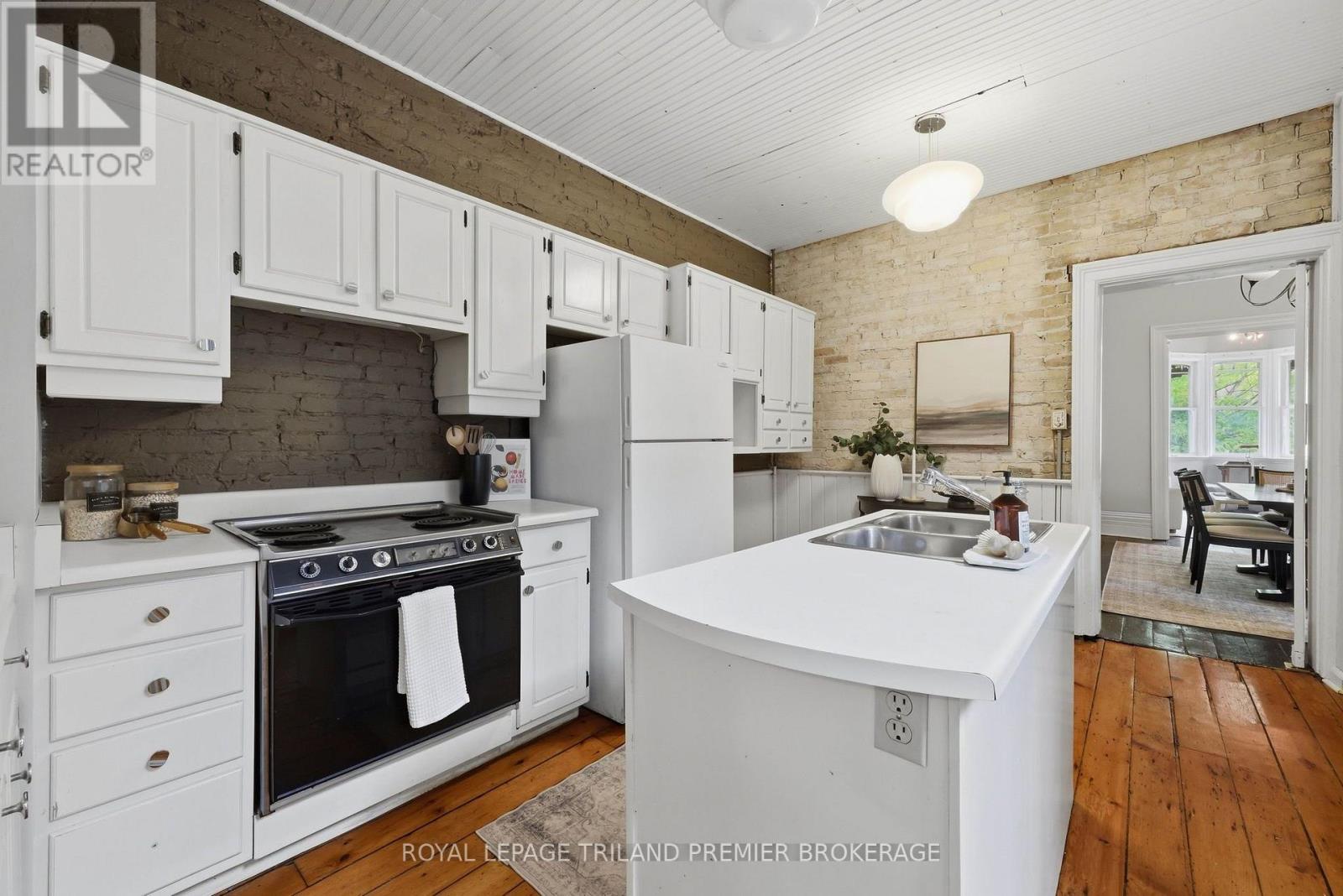 28 Stanley Street Property Photo 19