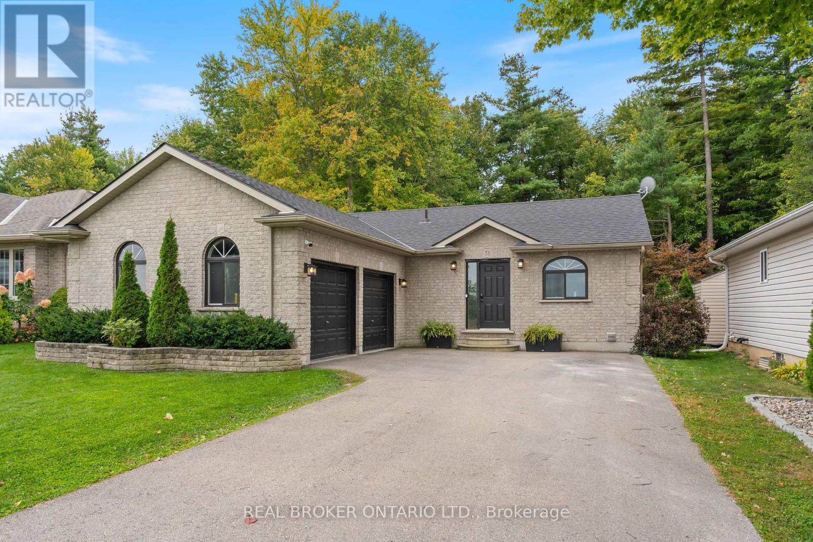 53 Hawtrey Road N Property Photo 2