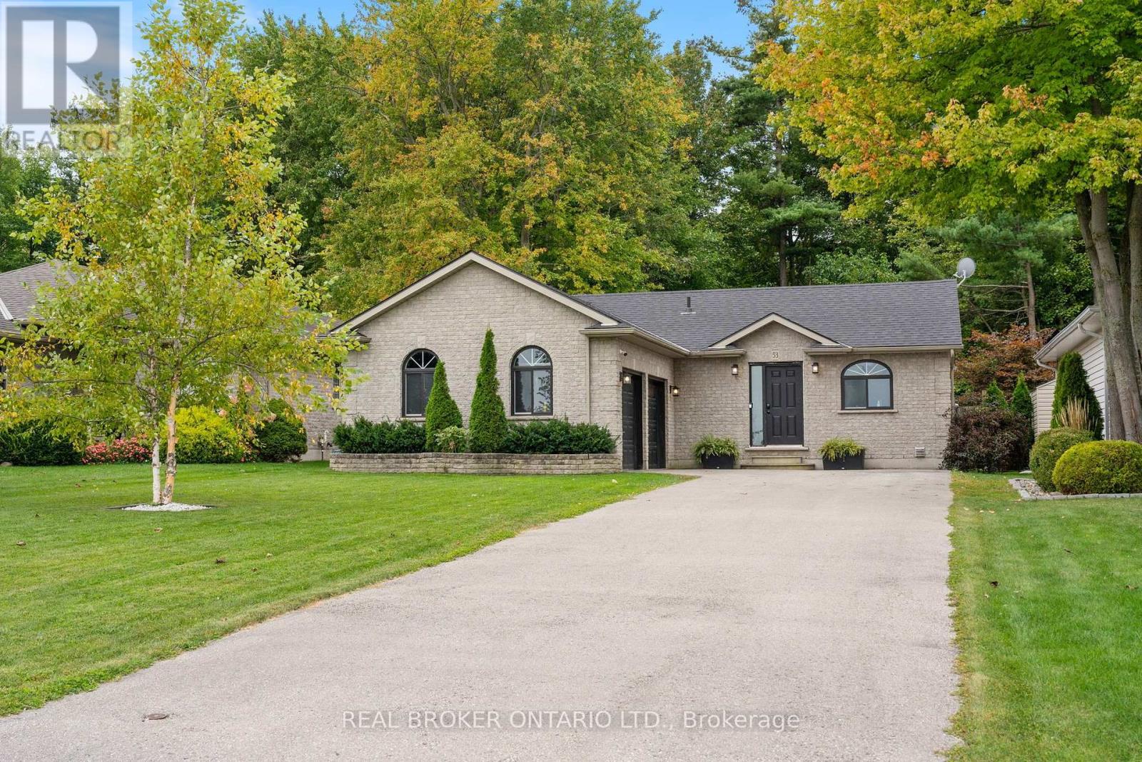53 Hawtrey Road N Property Photo 3