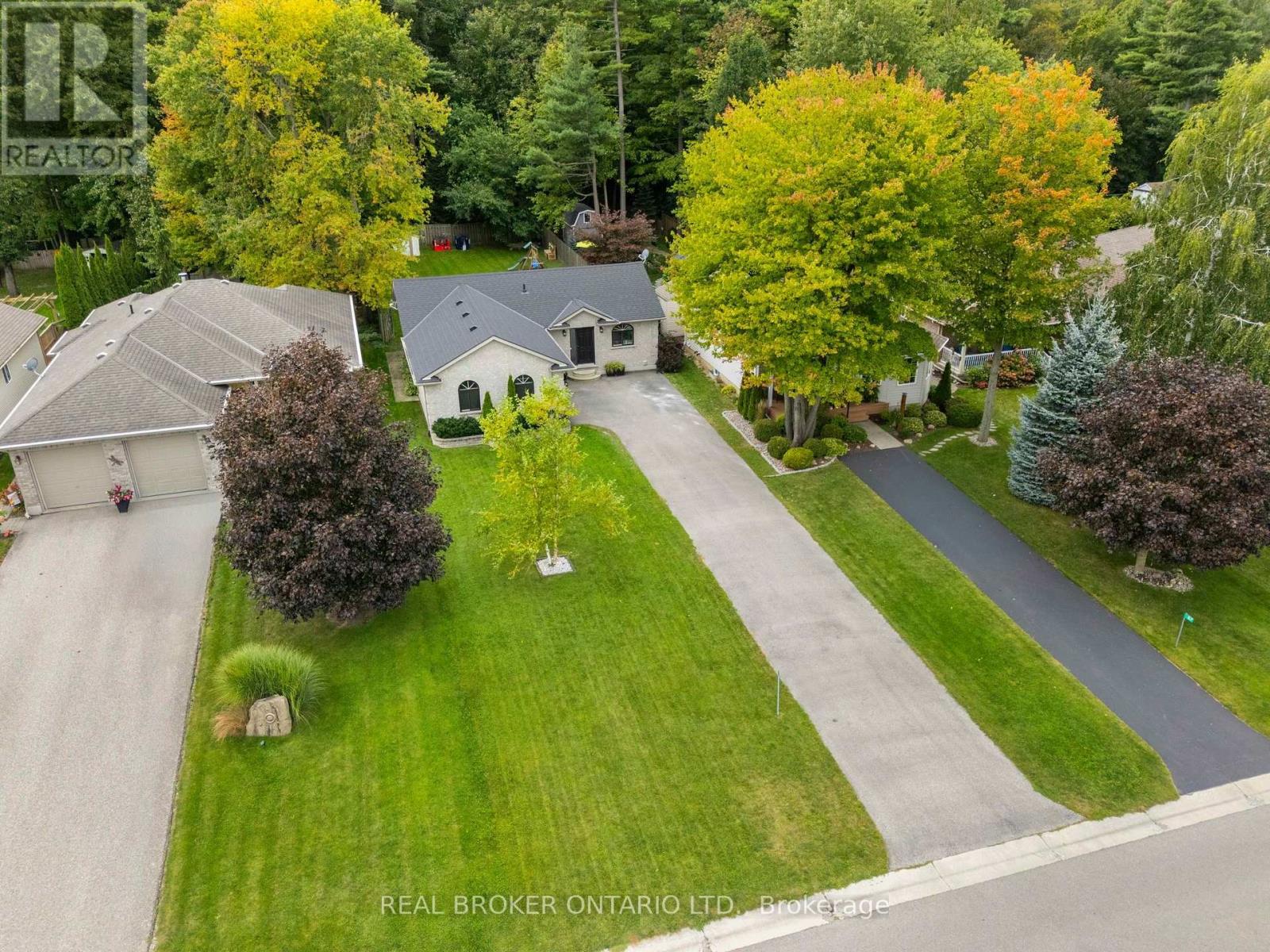 53 Hawtrey Road N Property Photo 7
