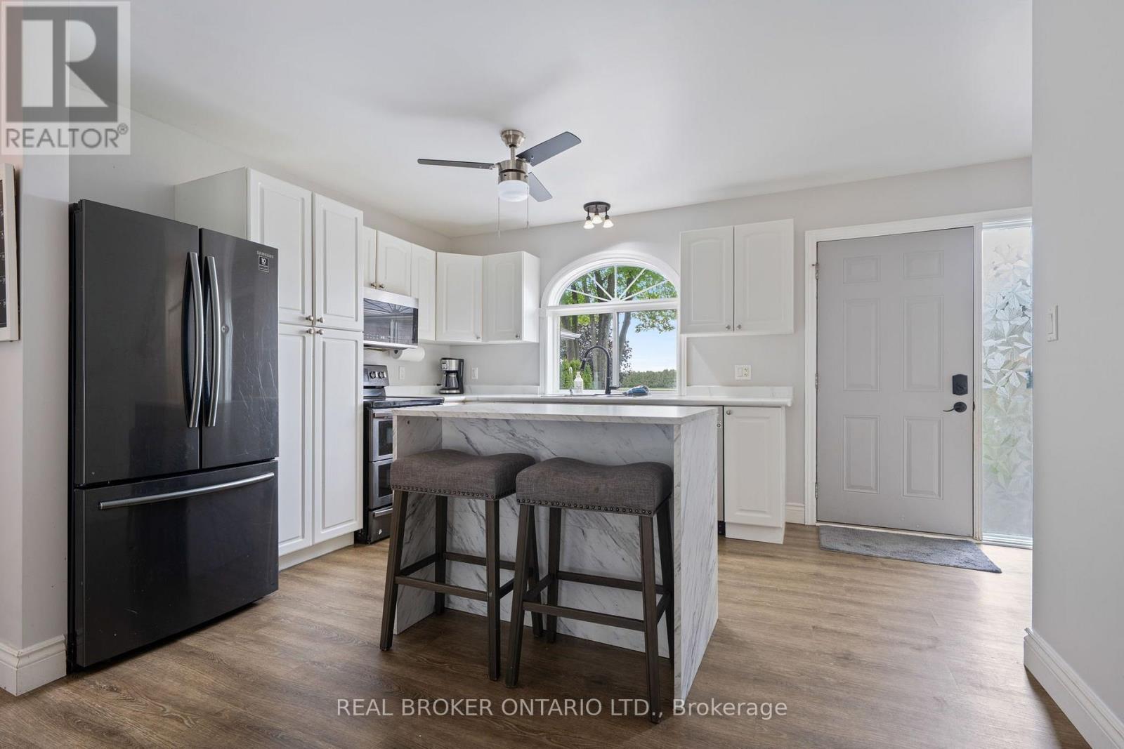 53 Hawtrey Road N Property Photo 8