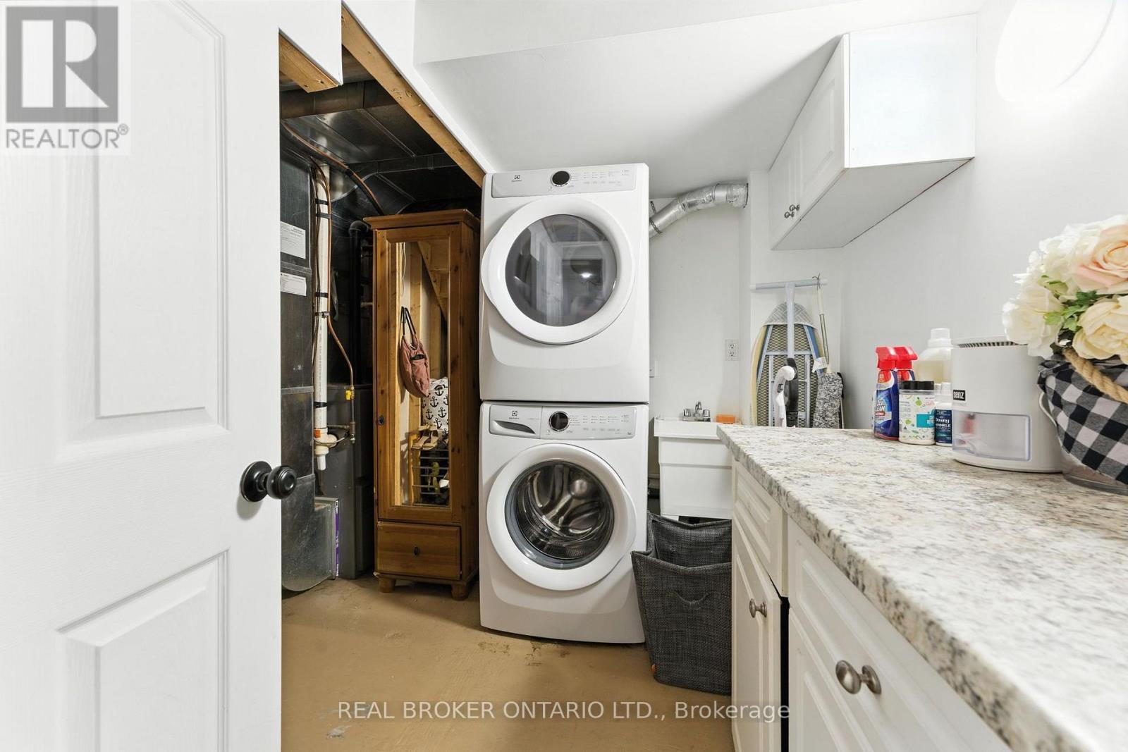 53 Hawtrey Road N Property Photo 21