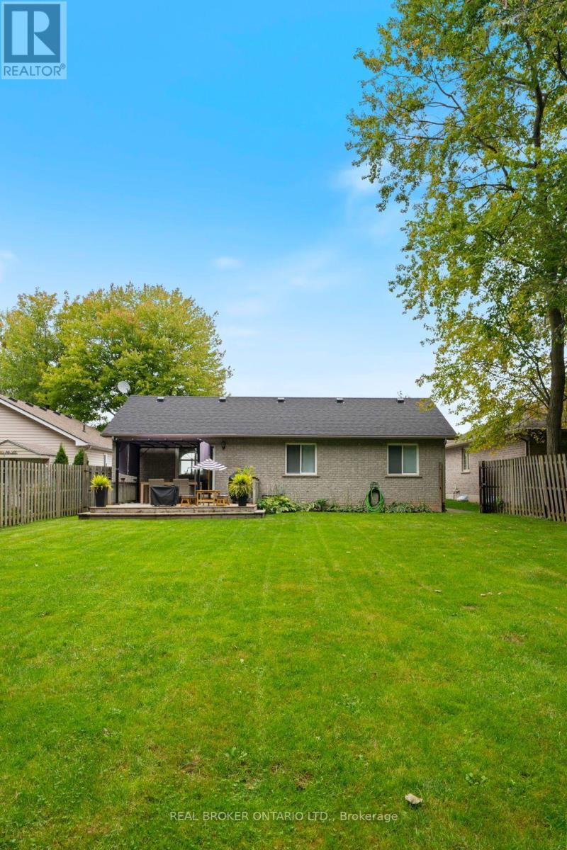 53 Hawtrey Road N Property Photo 27
