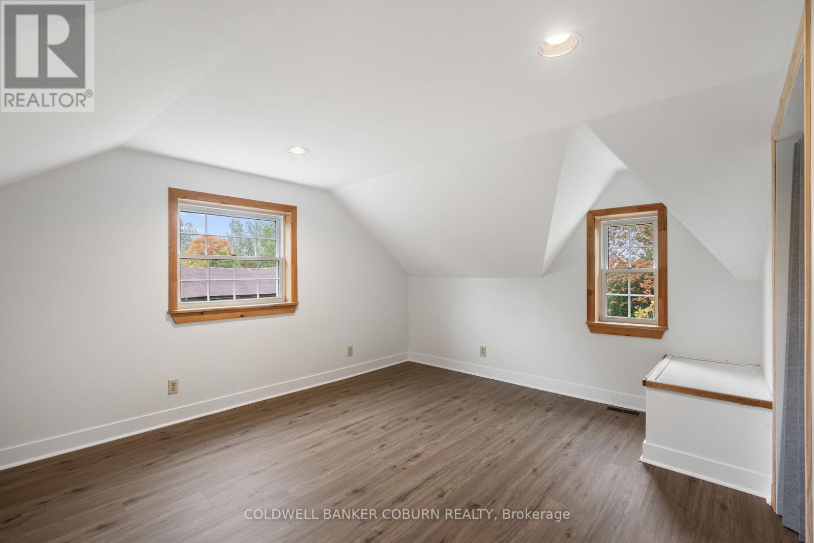 544 Craig Road Property Photo 16