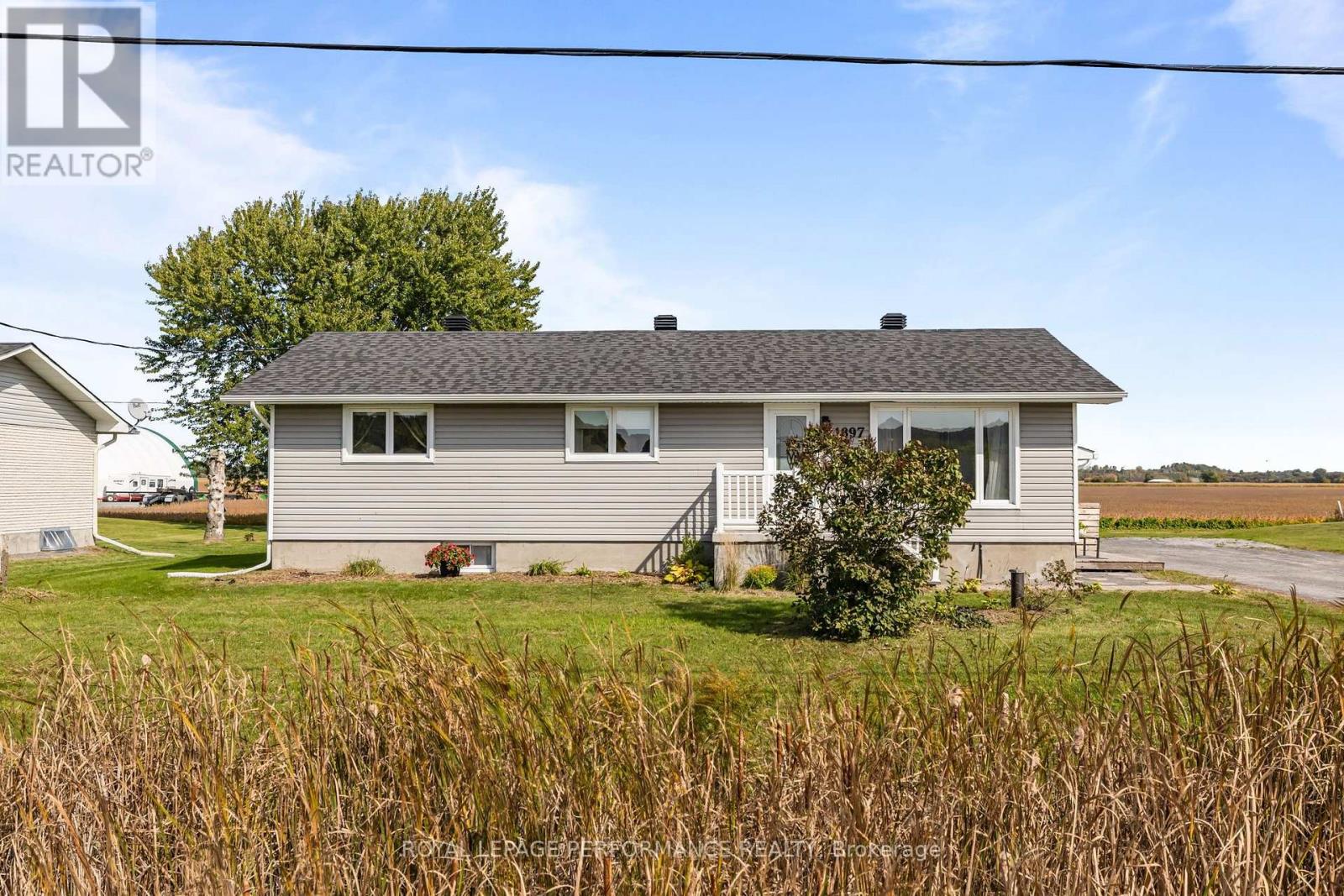 1897 Champlain Road Property Photo 2