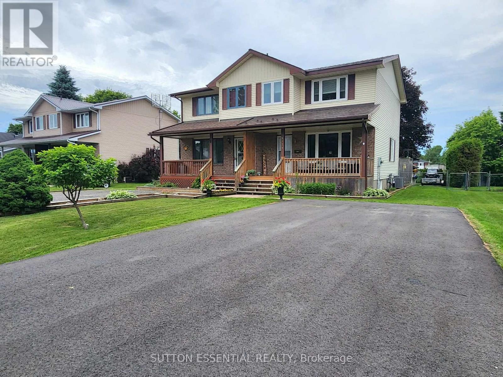 5128 Meadowland Drive Property Photo 2