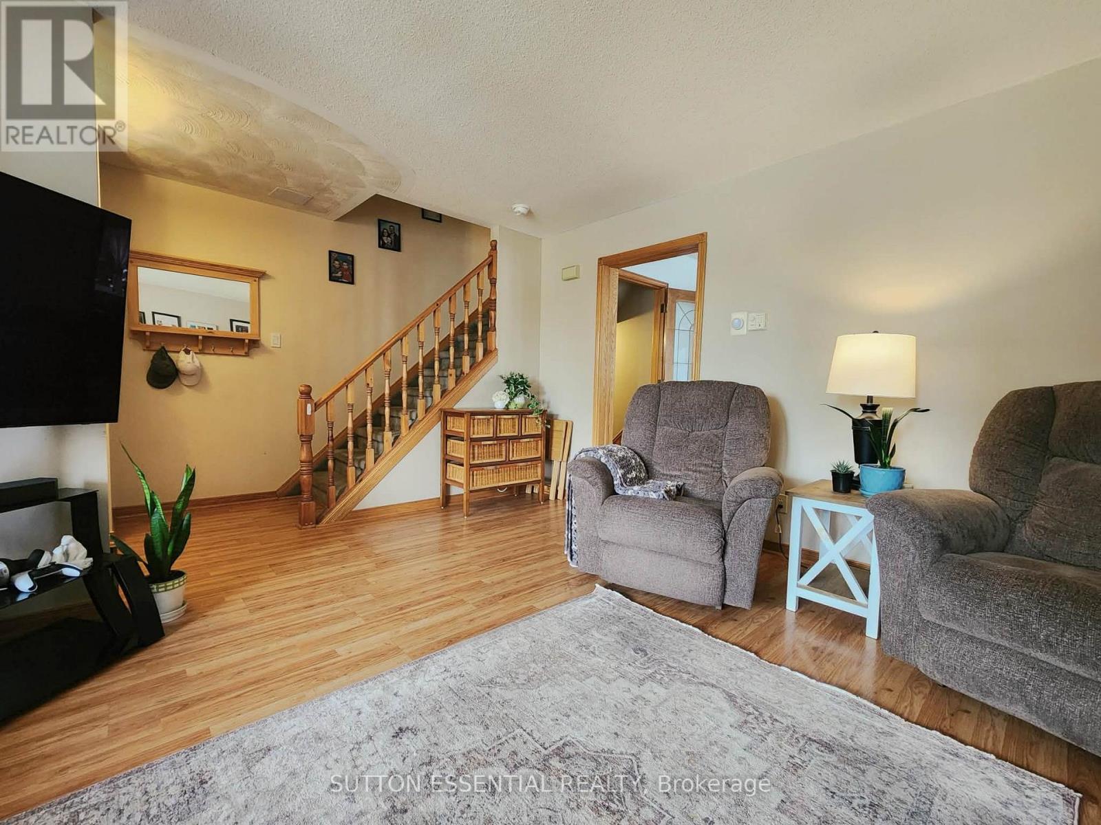 5128 Meadowland Drive Property Photo 8