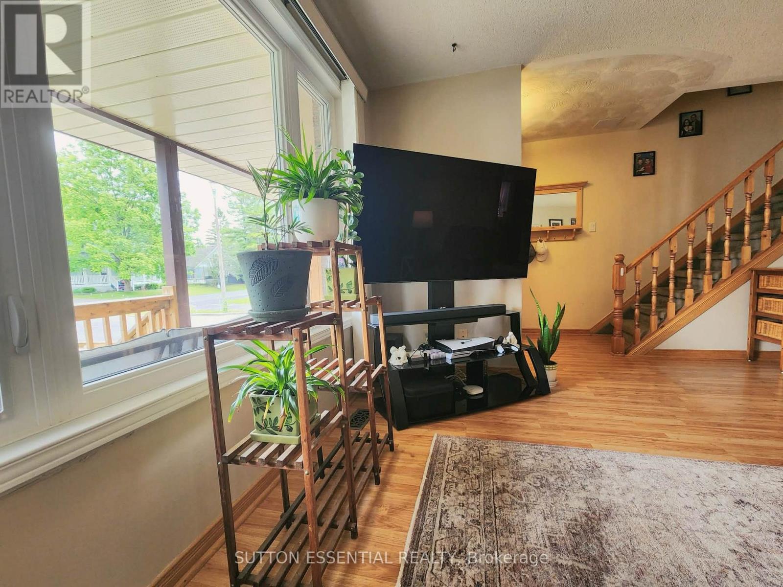 5128 Meadowland Drive Property Photo 9