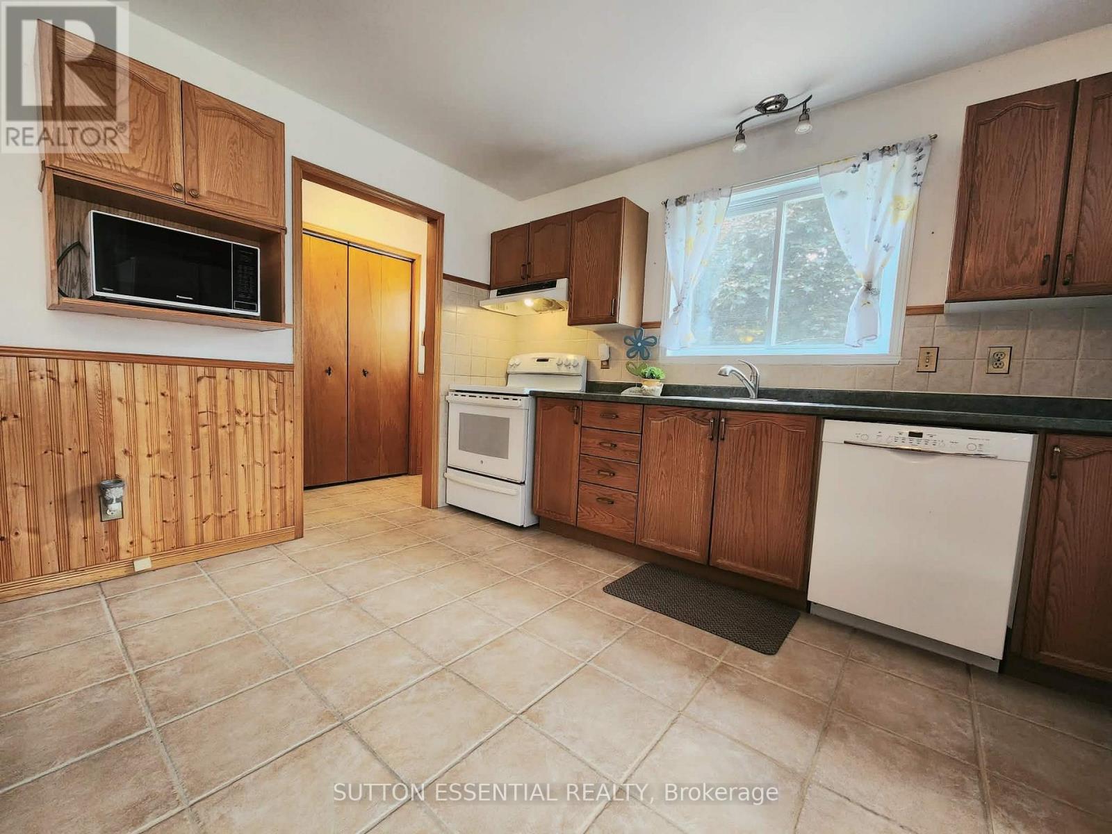 5128 Meadowland Drive Property Photo 12