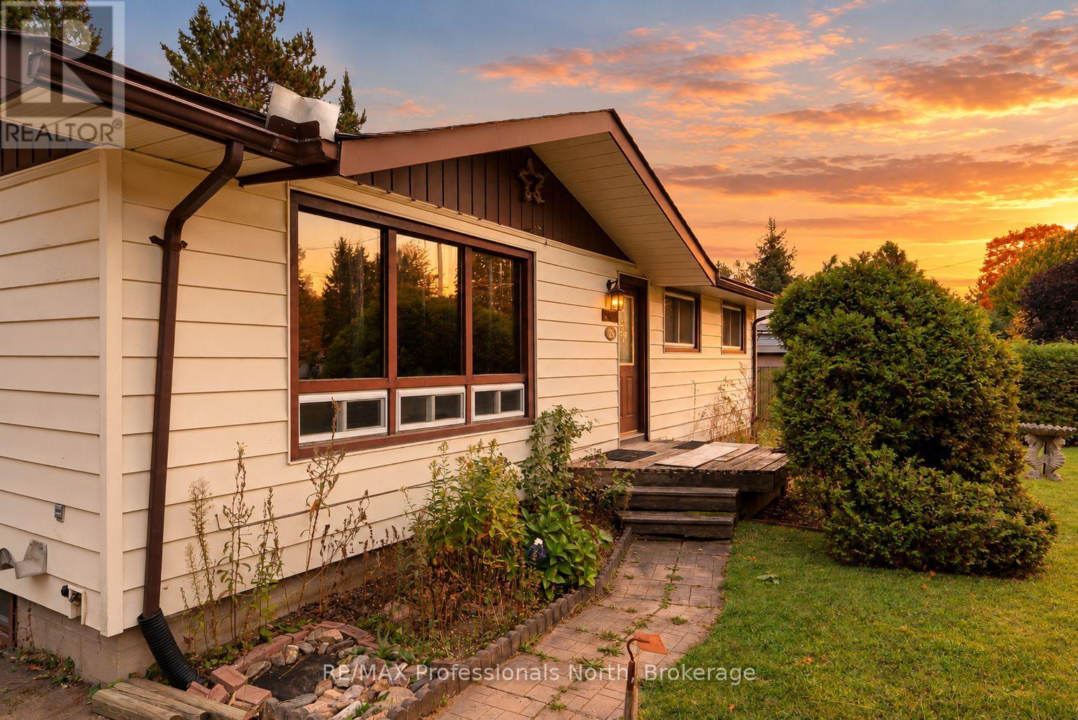 23 Vintage Crescent Property Photo 2