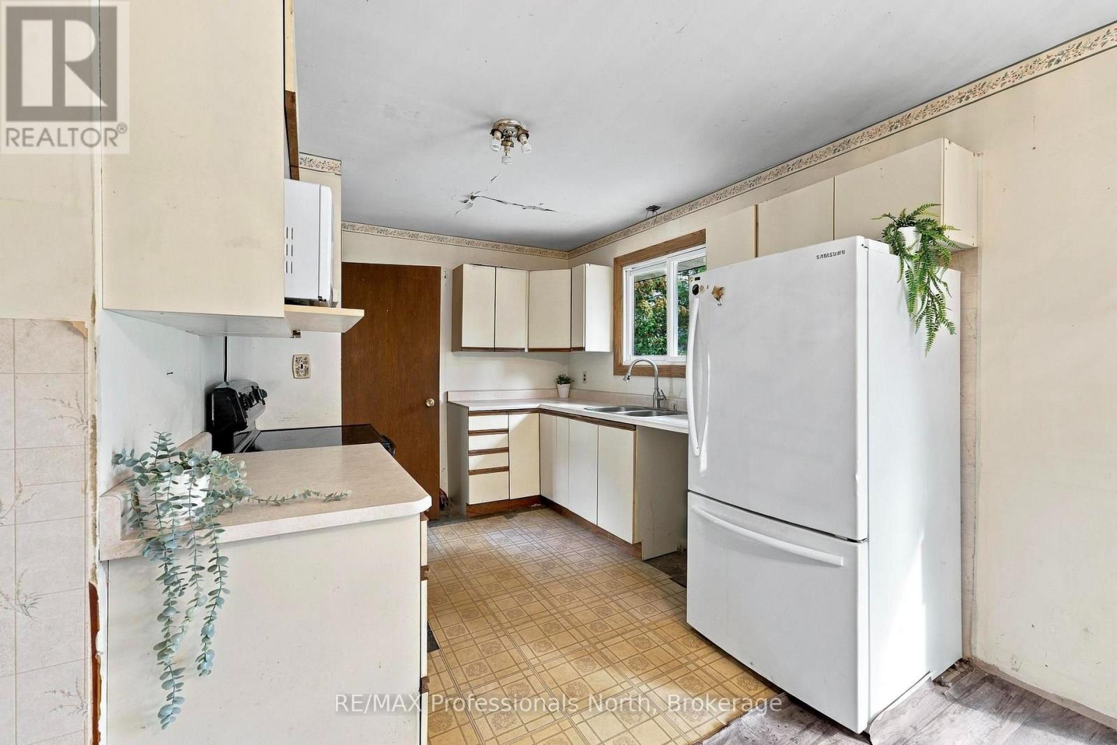 23 Vintage Crescent Property Photo 4