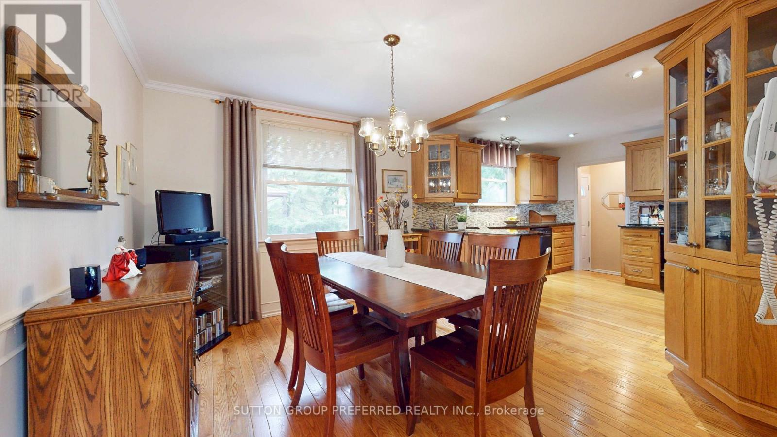 573 Jamaica Court Property Photo 12