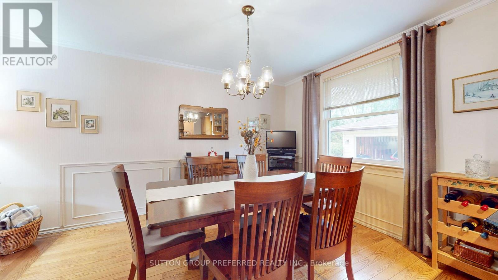 573 Jamaica Court Property Photo 14