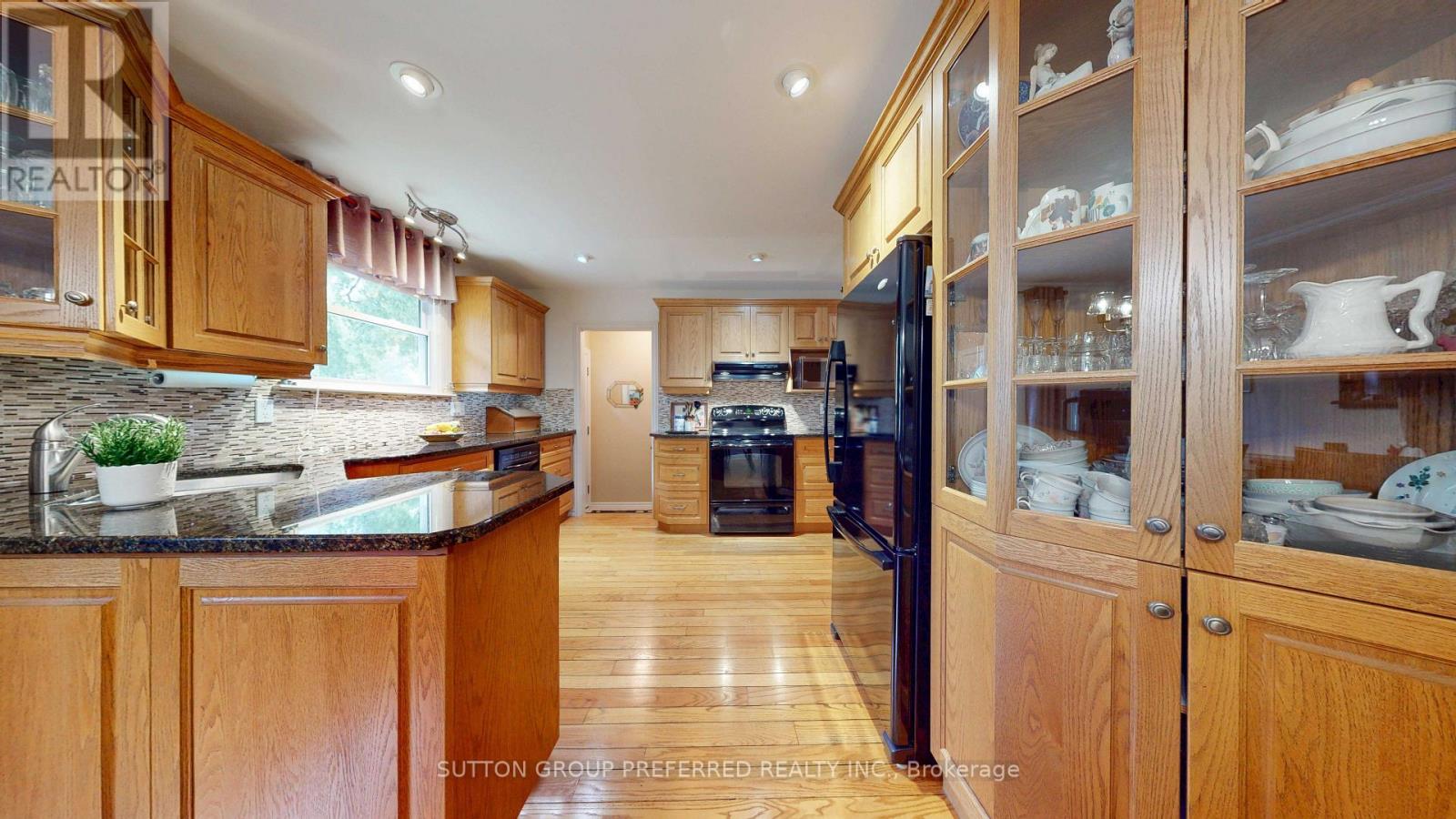 573 Jamaica Court Property Photo 15