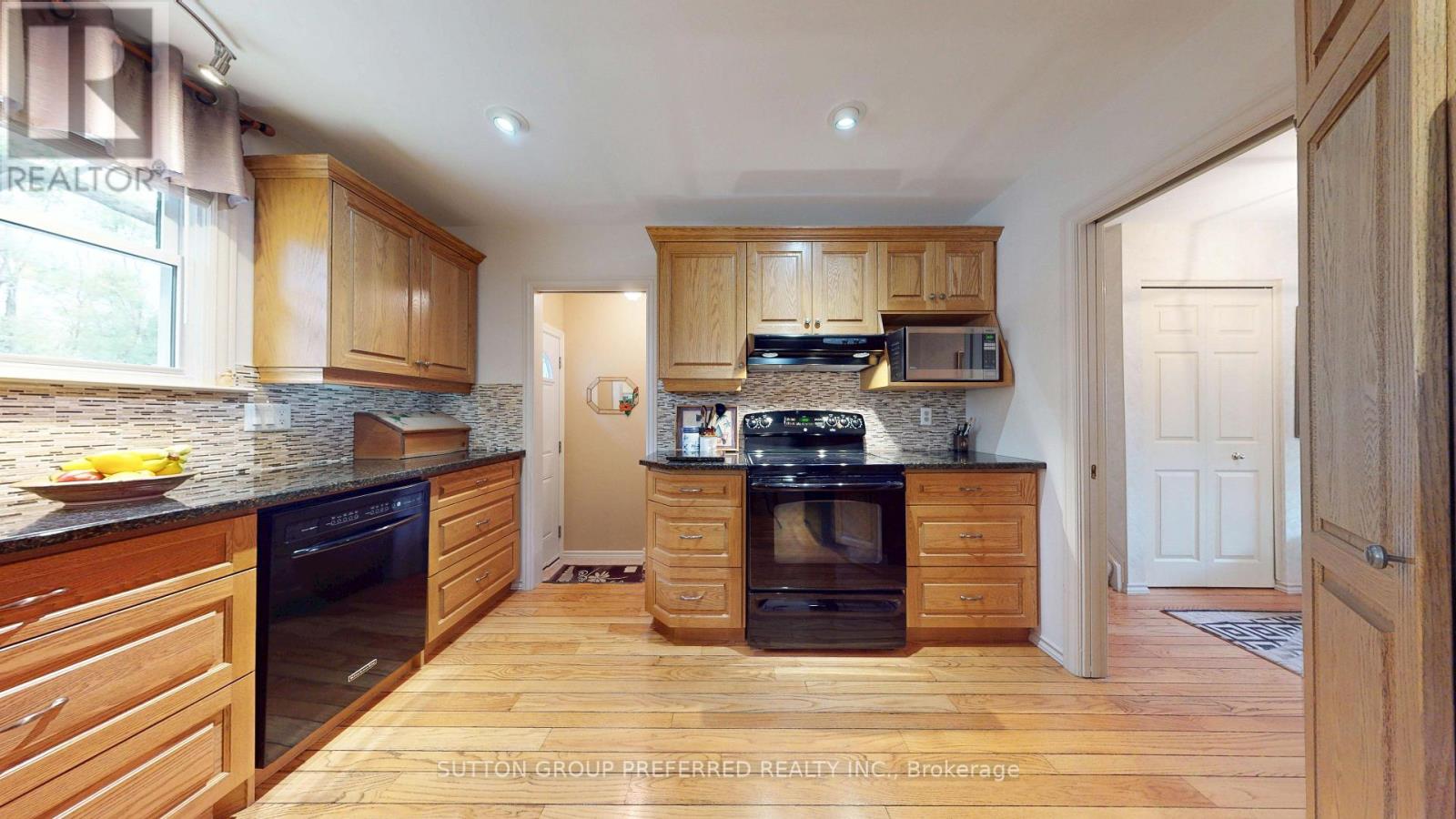 573 Jamaica Court Property Photo 18