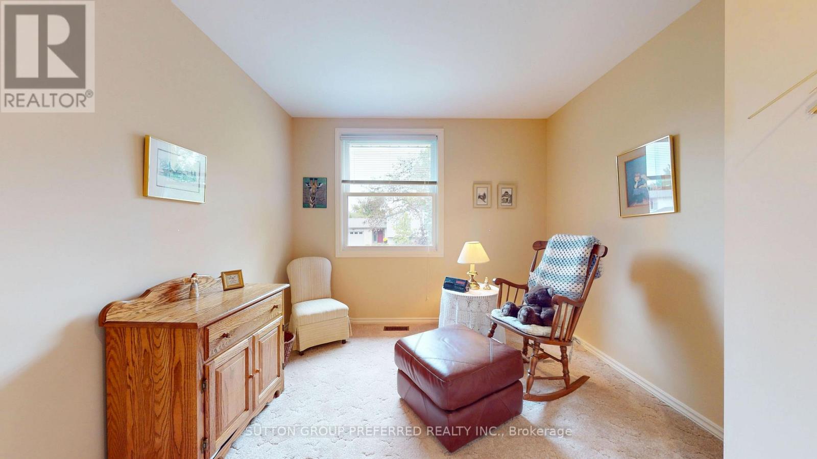 573 Jamaica Court Property Photo 29