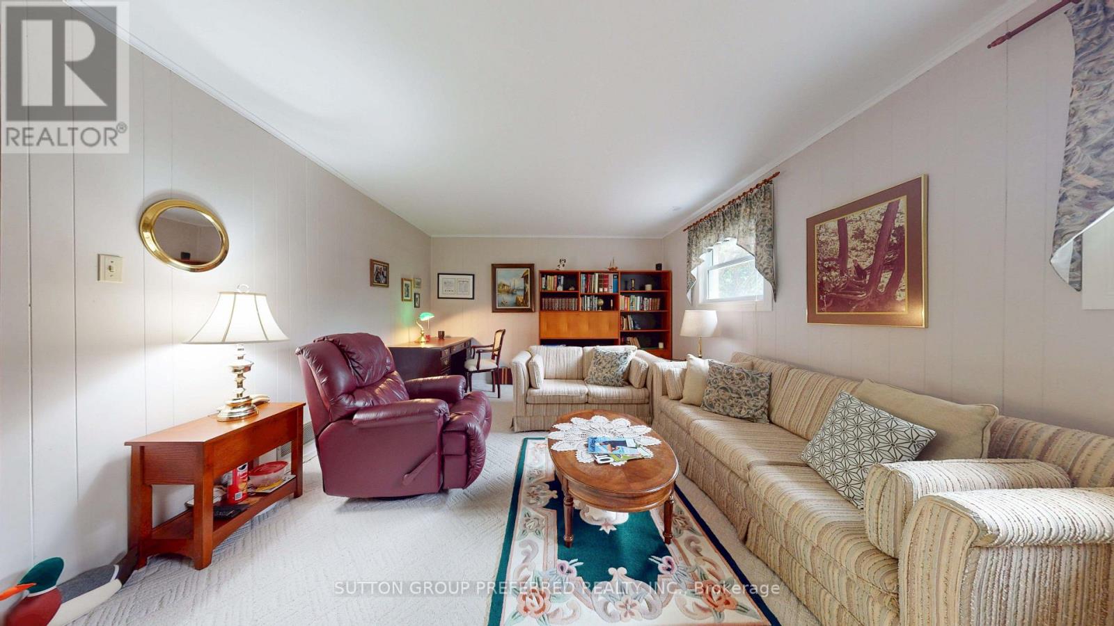 573 Jamaica Court Property Photo 32