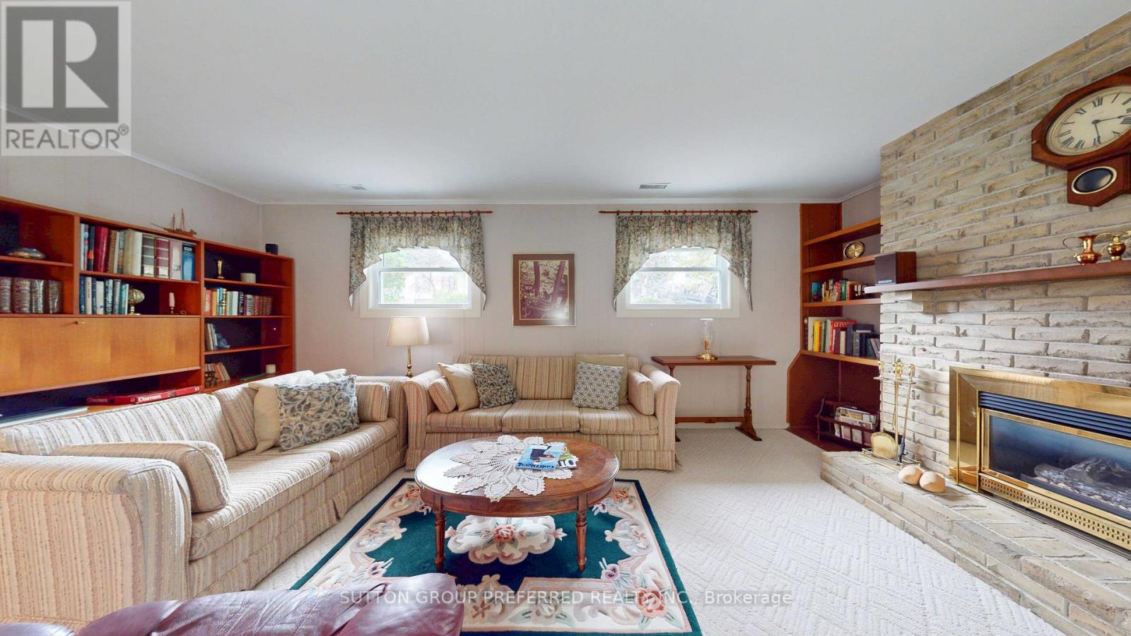 573 Jamaica Court Property Photo 34