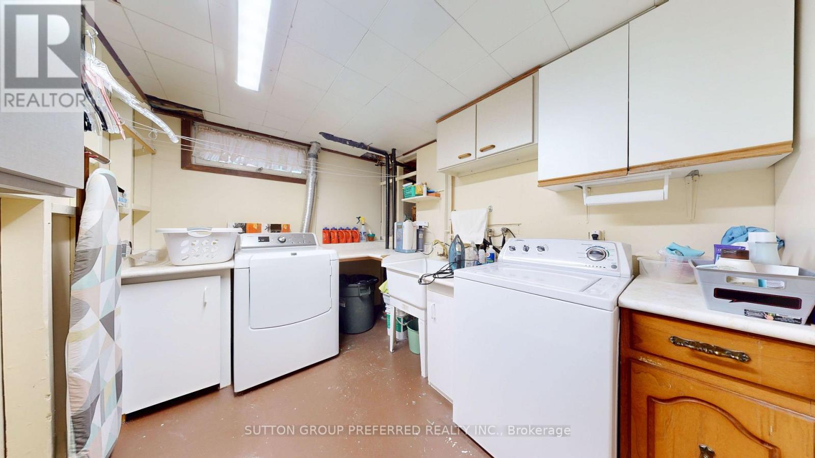573 Jamaica Court Property Photo 40